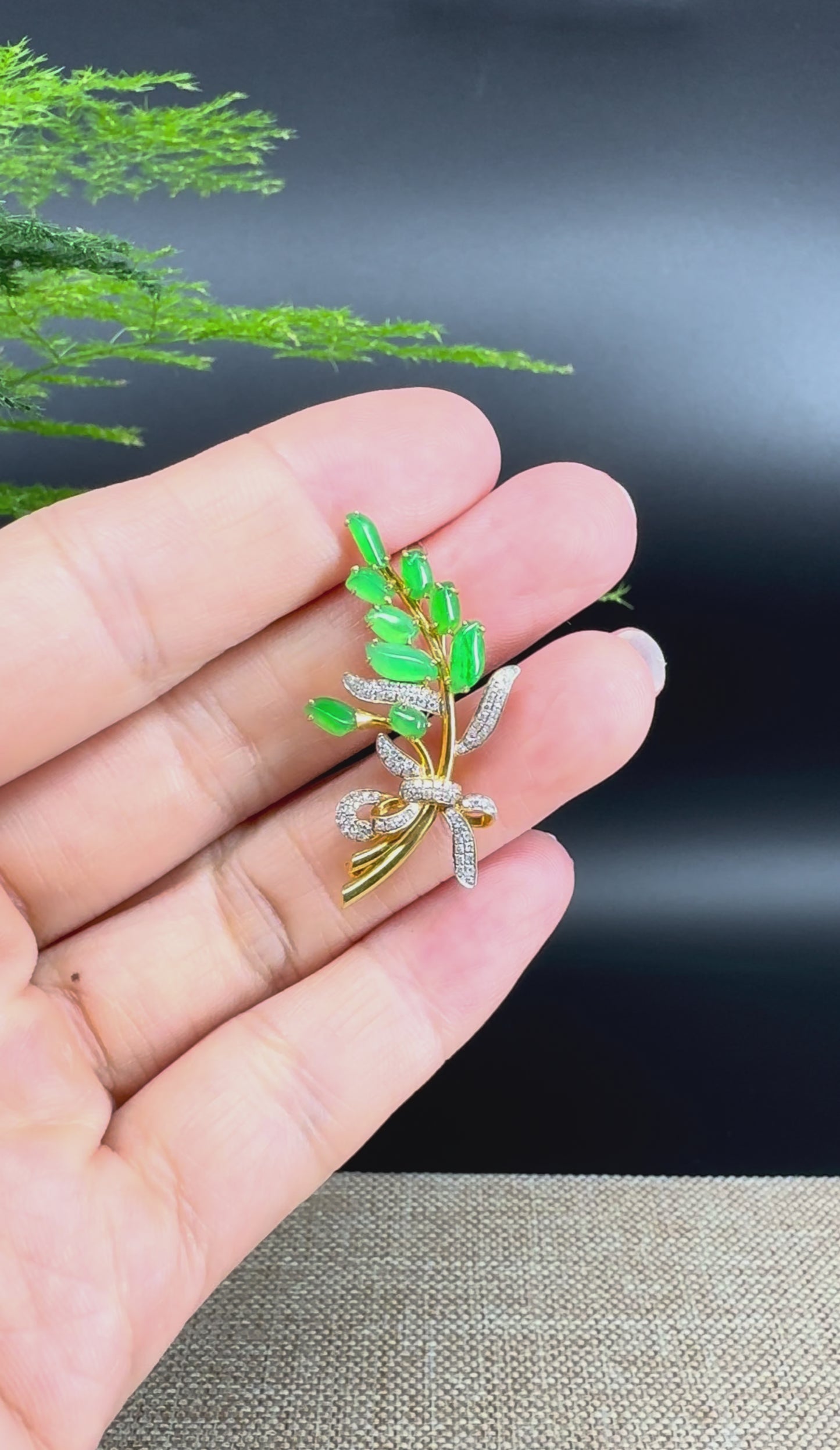 Load and play video in Gallery viewer, RealJade® Co. 18K Yellow Gold Genuine Imperial Jadeite Jade Brooch with Diamonds
