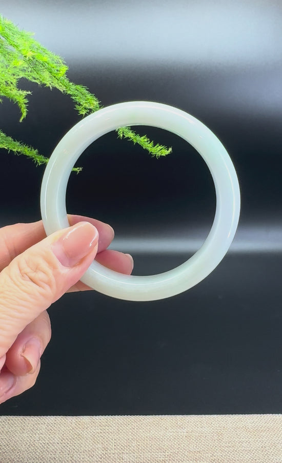 Load and play video in Gallery viewer, Genuine Burmese Yellow Green Jade Jadeite Bangle Bracelet ( 58.1mm )
