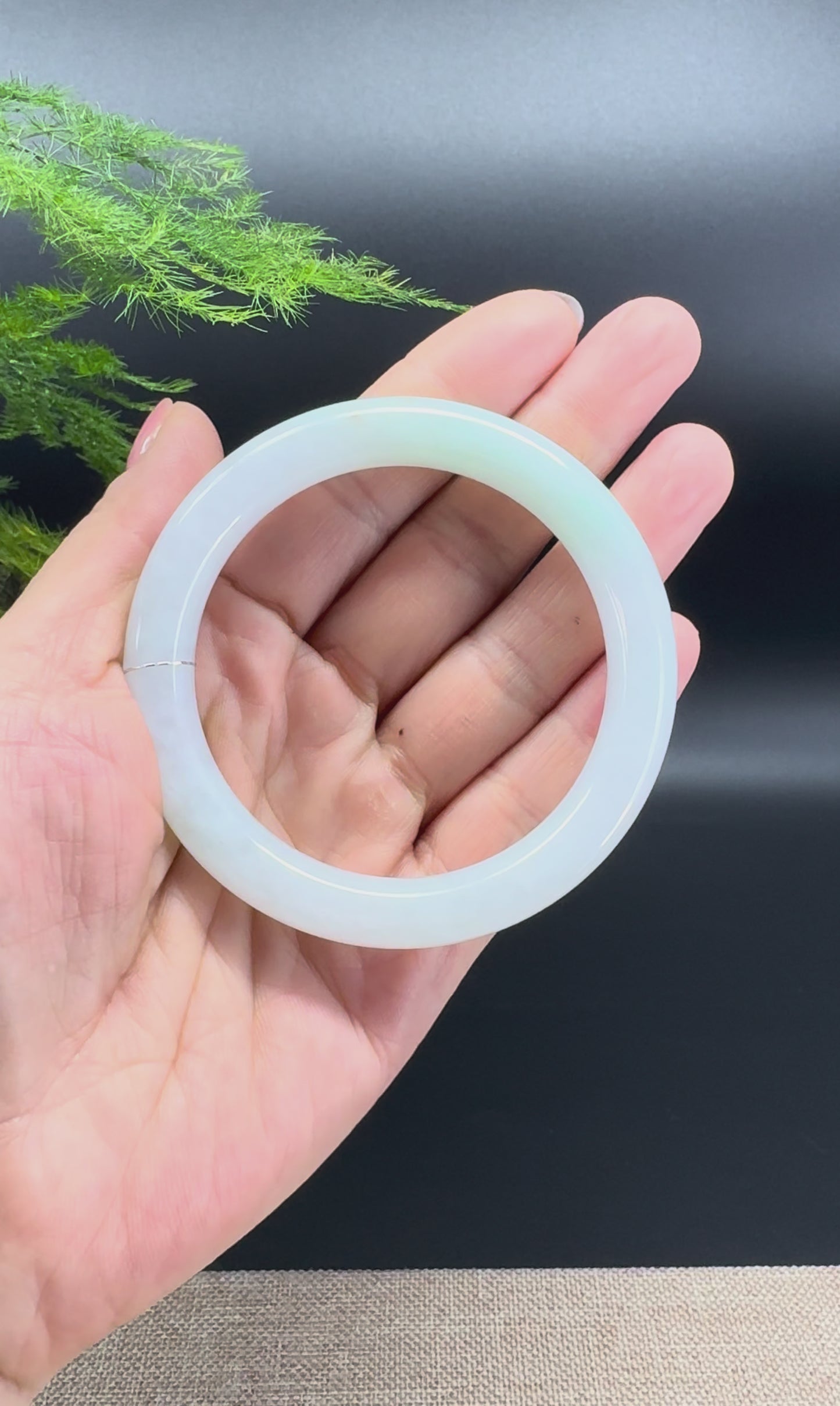 Genuine Burmese Green Jade Jadeite Bangle Bracelet ( 54.9mm )