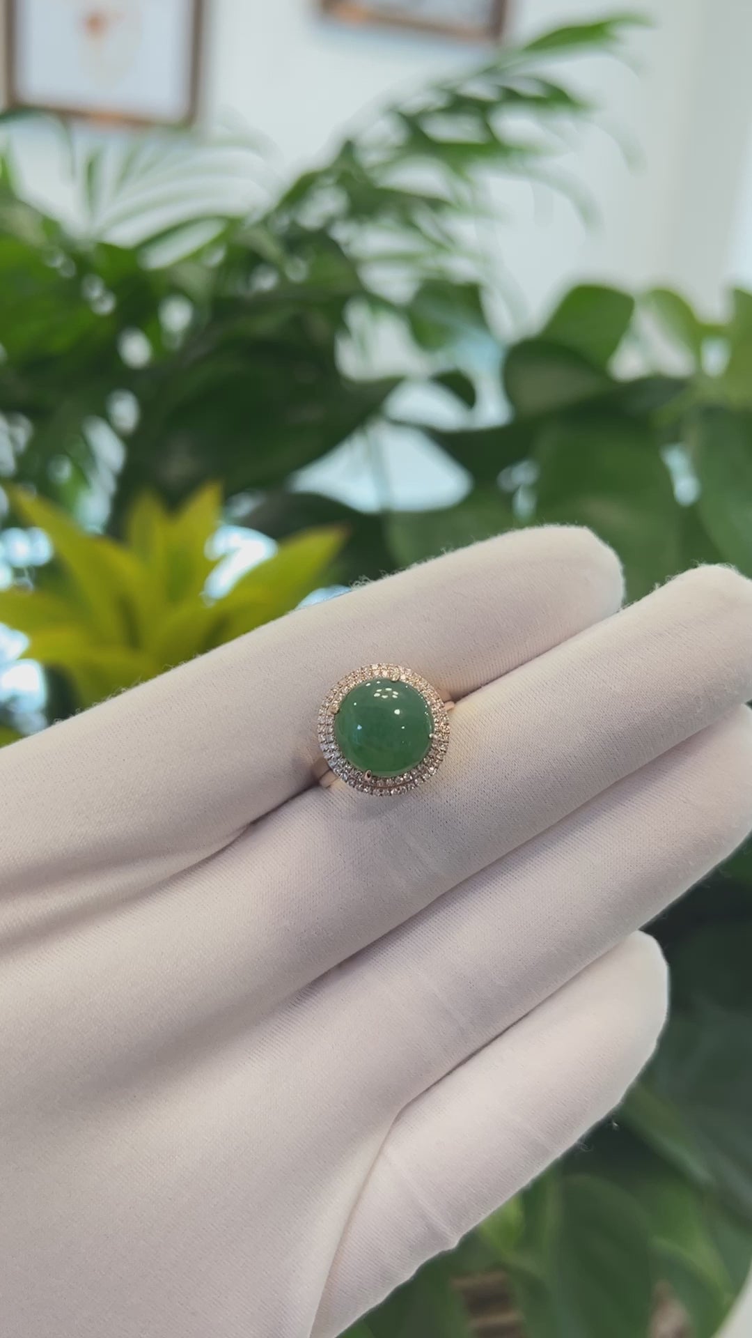 Load and play video in Gallery viewer, 18k Rose Gold Natural Imperial Green Oval Jadeite Jade Engagement Ring With Diamonds
