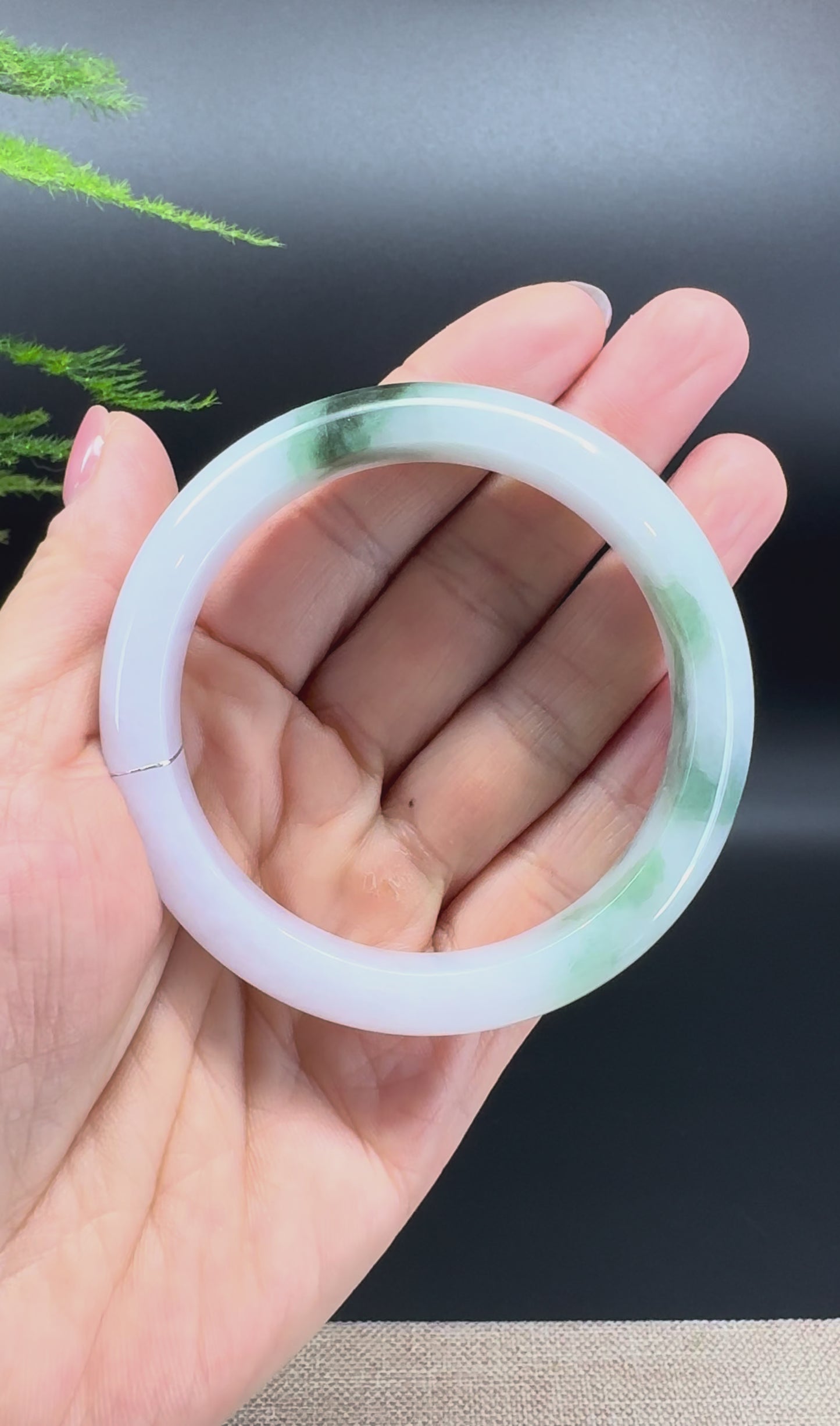 Genuine Burmese Green Jade Jadeite Bangle Bracelet ( 56.6mm )
