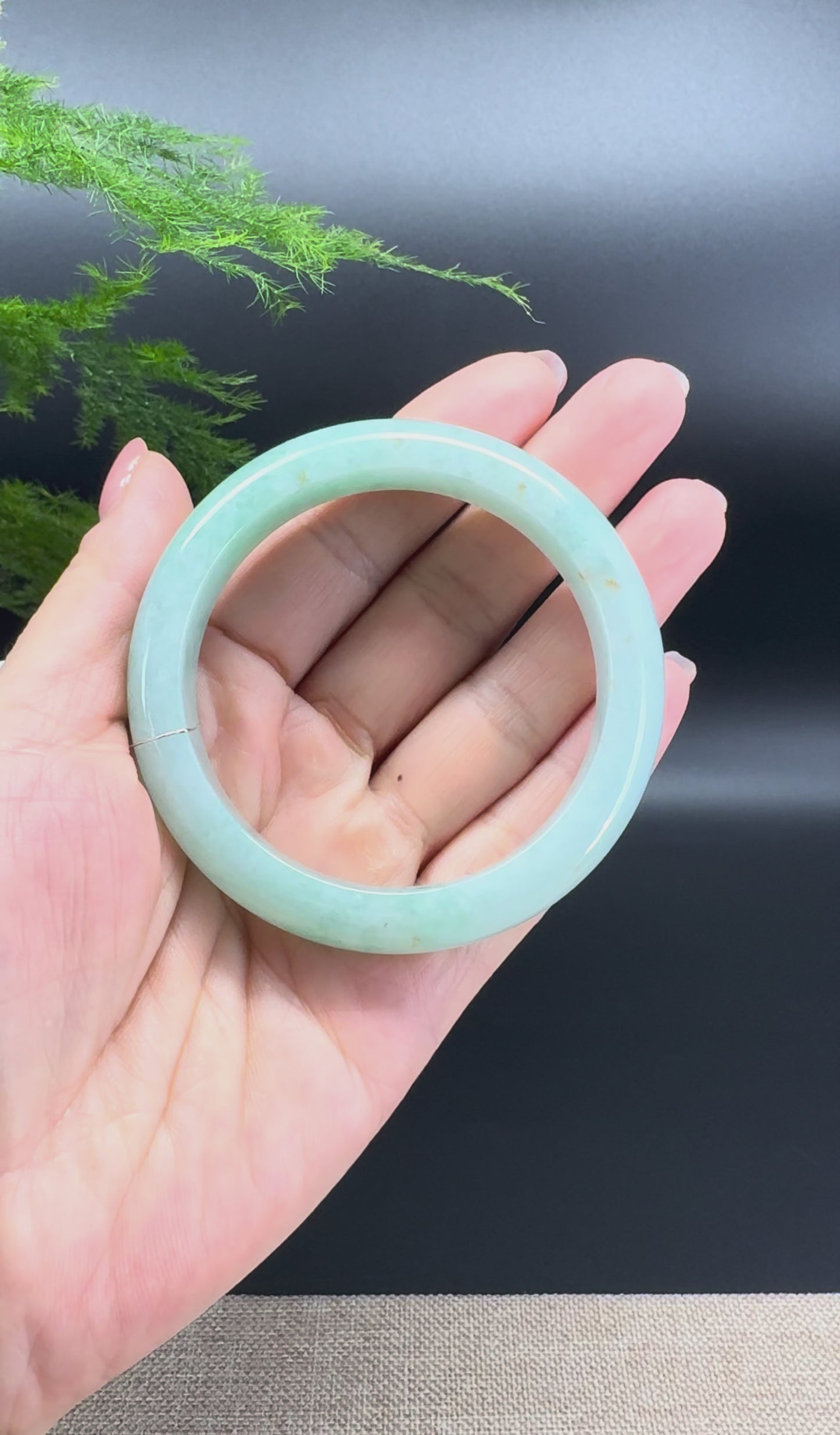 Load and play video in Gallery viewer, Genuine Burmese Apple  Green Jade Jadeite Bangle Bracelet ( 55.8mm )
