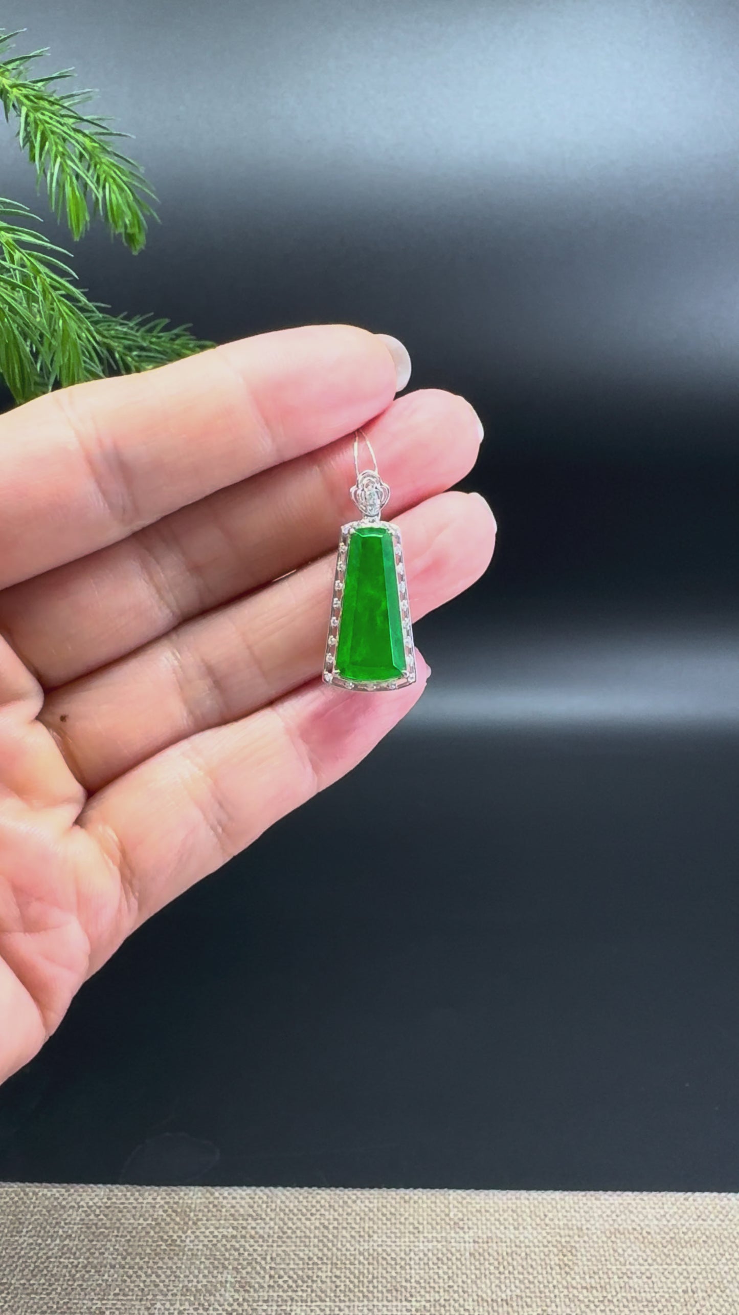 18K White Gold Green Jadeite Jade "Ping An Wu Shi Pai" Necklace with Diamonds