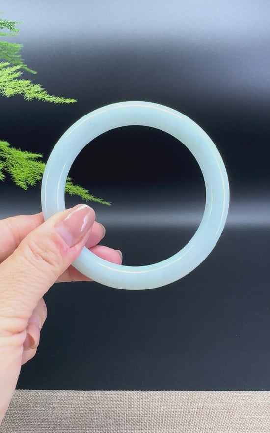 Load and play video in Gallery viewer, Genuine Burmese Apple Green Jade Jadeite Bangle Bracelet ( 61.6mm )
