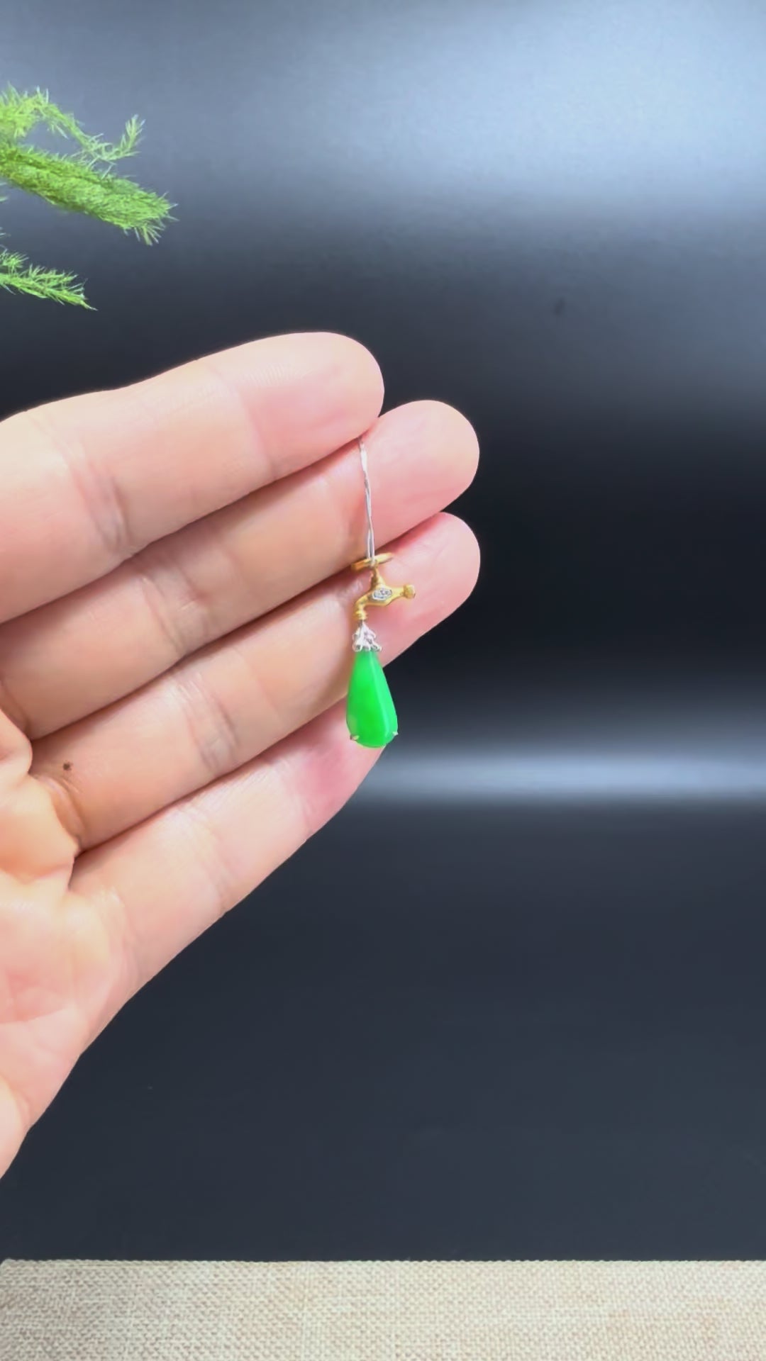 RealJade® "Water Drop" 18k Yellow Gold Green Jadeite Jade Pendant Necklace