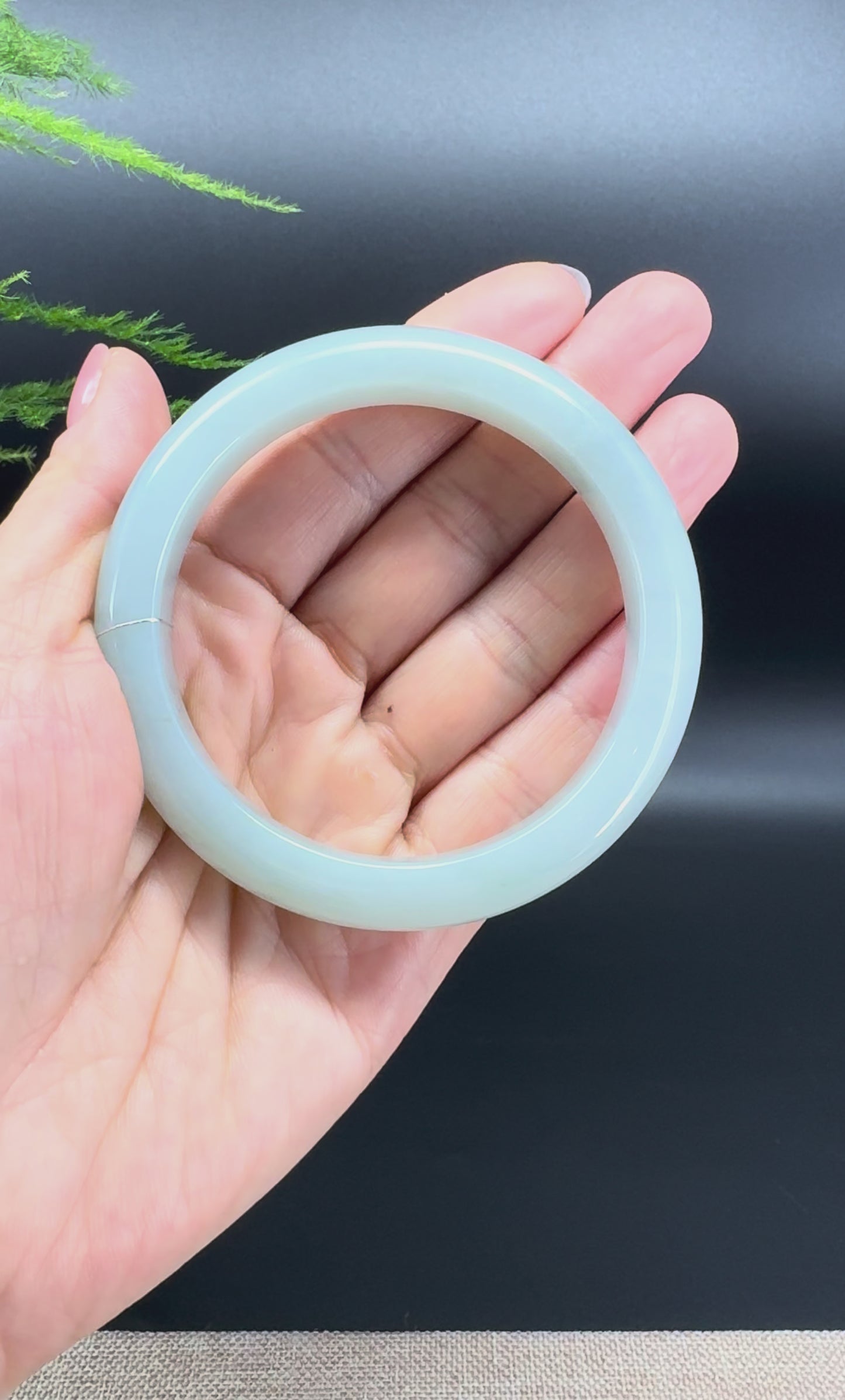 Genuine Burmese Green Jade Jadeite Bangle Bracelet ( 58.5mm )