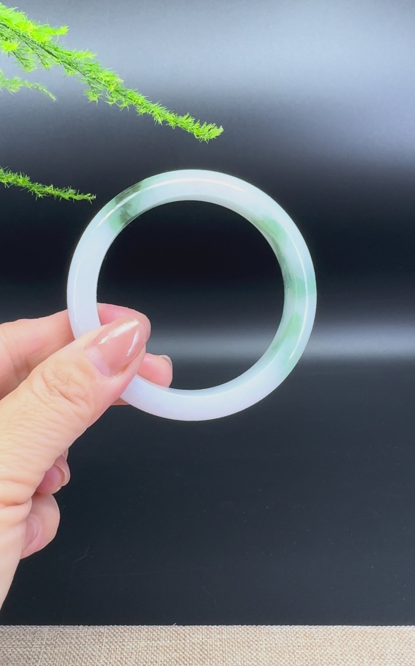 Load and play video in Gallery viewer, Genuine Burmese Green Jade Jadeite Bangle Bracelet ( 56.6mm )
