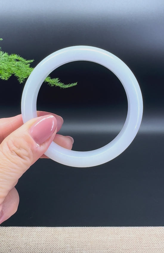 Load and play video in Gallery viewer, Genuine Burmese Lavender Jade Jadeite Bangle Bracelet (56mm)
