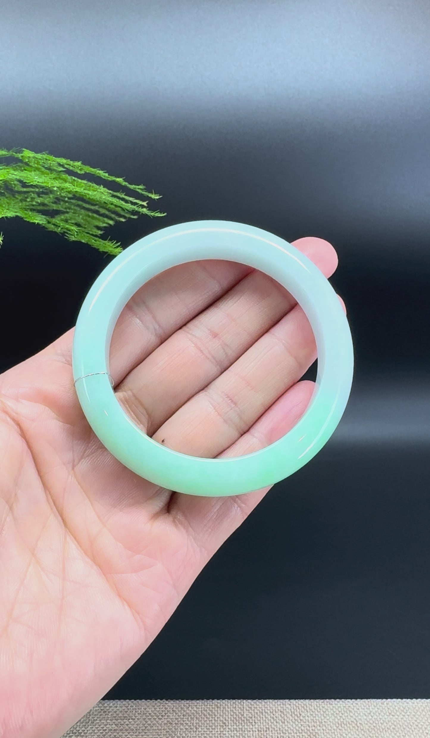 Genuine Burmese Green Jade Jadeite Bangle Bracelet ( 53mm )
