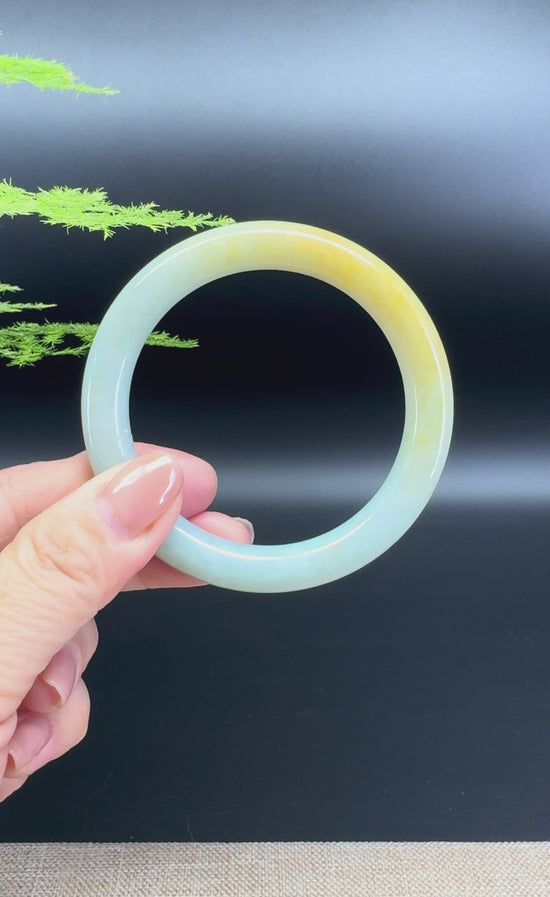 Load and play video in Gallery viewer, Genuine Burmese Yellow Green Jade Jadeite Bangle Bracelet ( 54.1mm )
