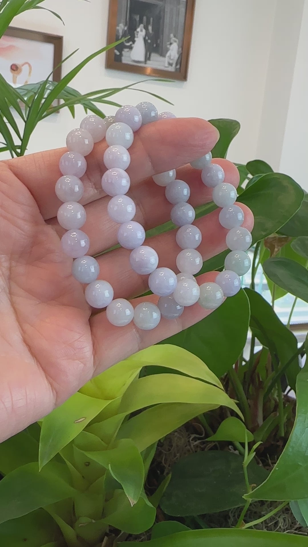 Load and play video in Gallery viewer, Natural Jadeite Jade Round Lavender Beads Bracelet ( 9.5 mm )
