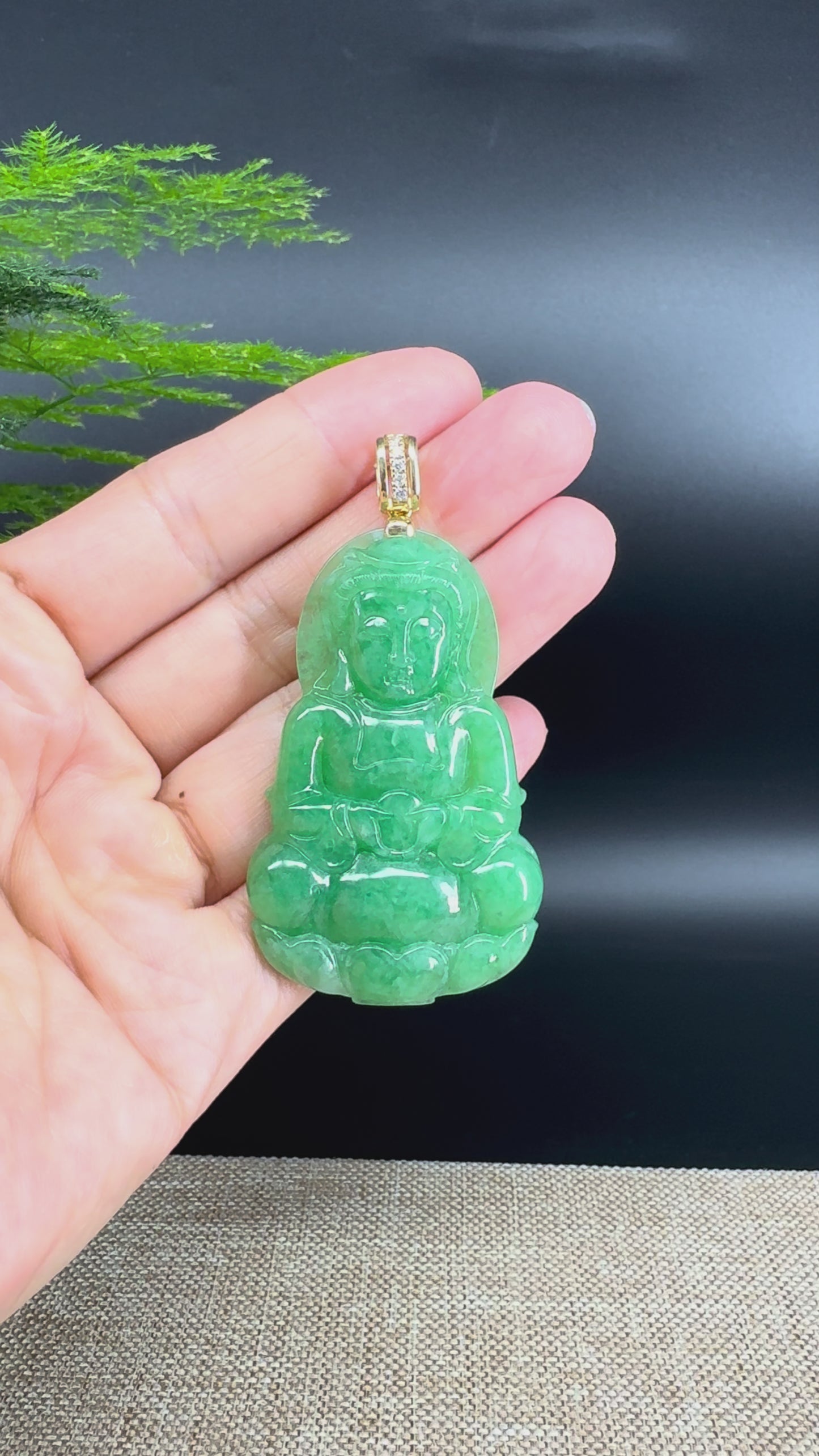 Load and play video in Gallery viewer, RealJade® 18K Yellow Gold Genuine Green Jade Guanyin Pendant
