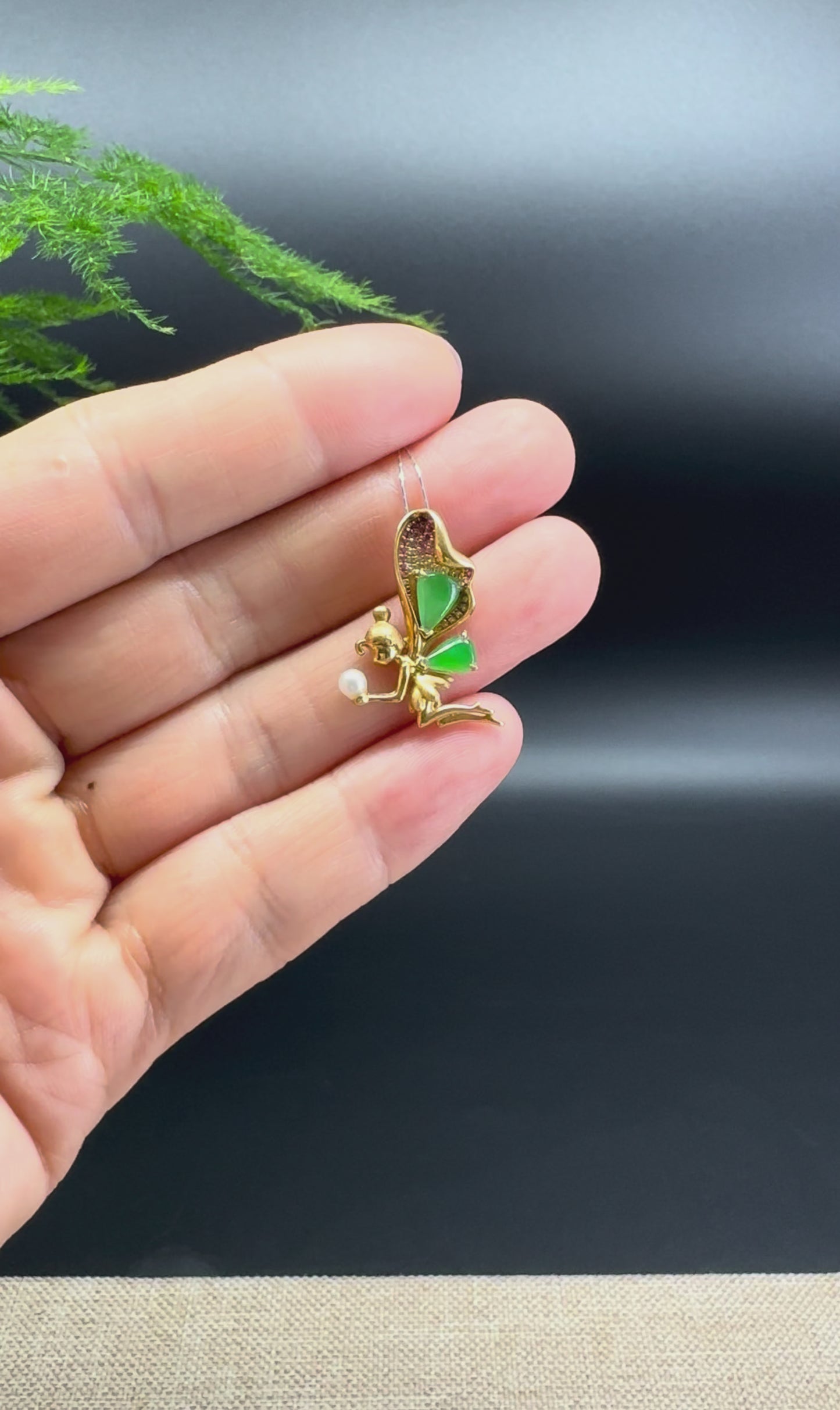 Load and play video in Gallery viewer, RealJade® &amp;quot;Flower Fairy&amp;quot; 18K Yellow Gold Green Jade Classic Pendant Necklace With Diamonds
