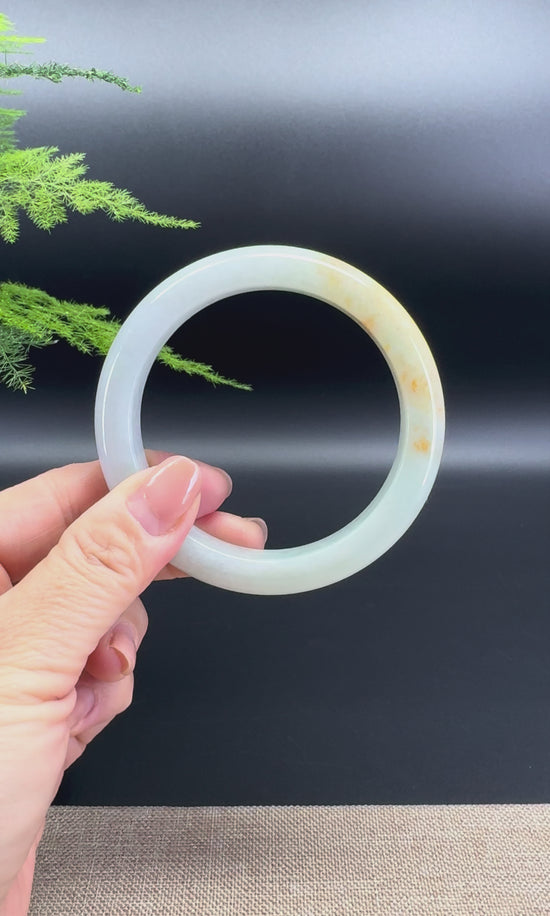 Load and play video in Gallery viewer, Genuine Burmese Yellow Green Jade Jadeite Bangle Bracelet ( 60.4mm )
