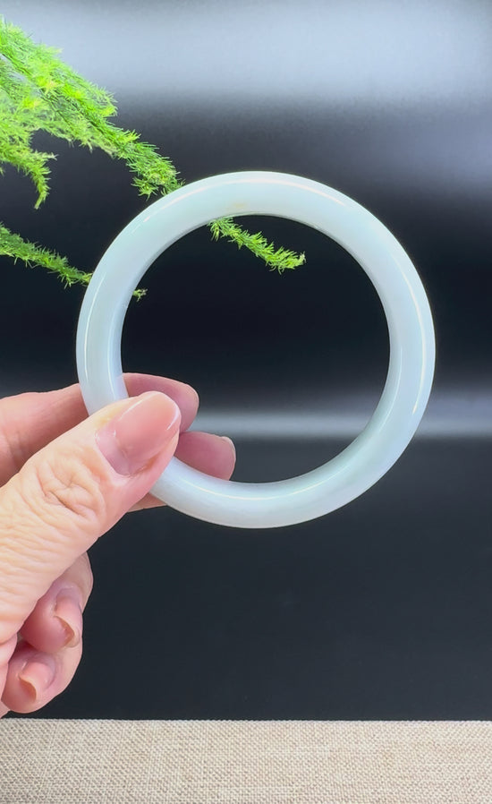 Load and play video in Gallery viewer, Genuine Burmese Green Jade Jadeite Bangle Bracelet ( 58mm )
