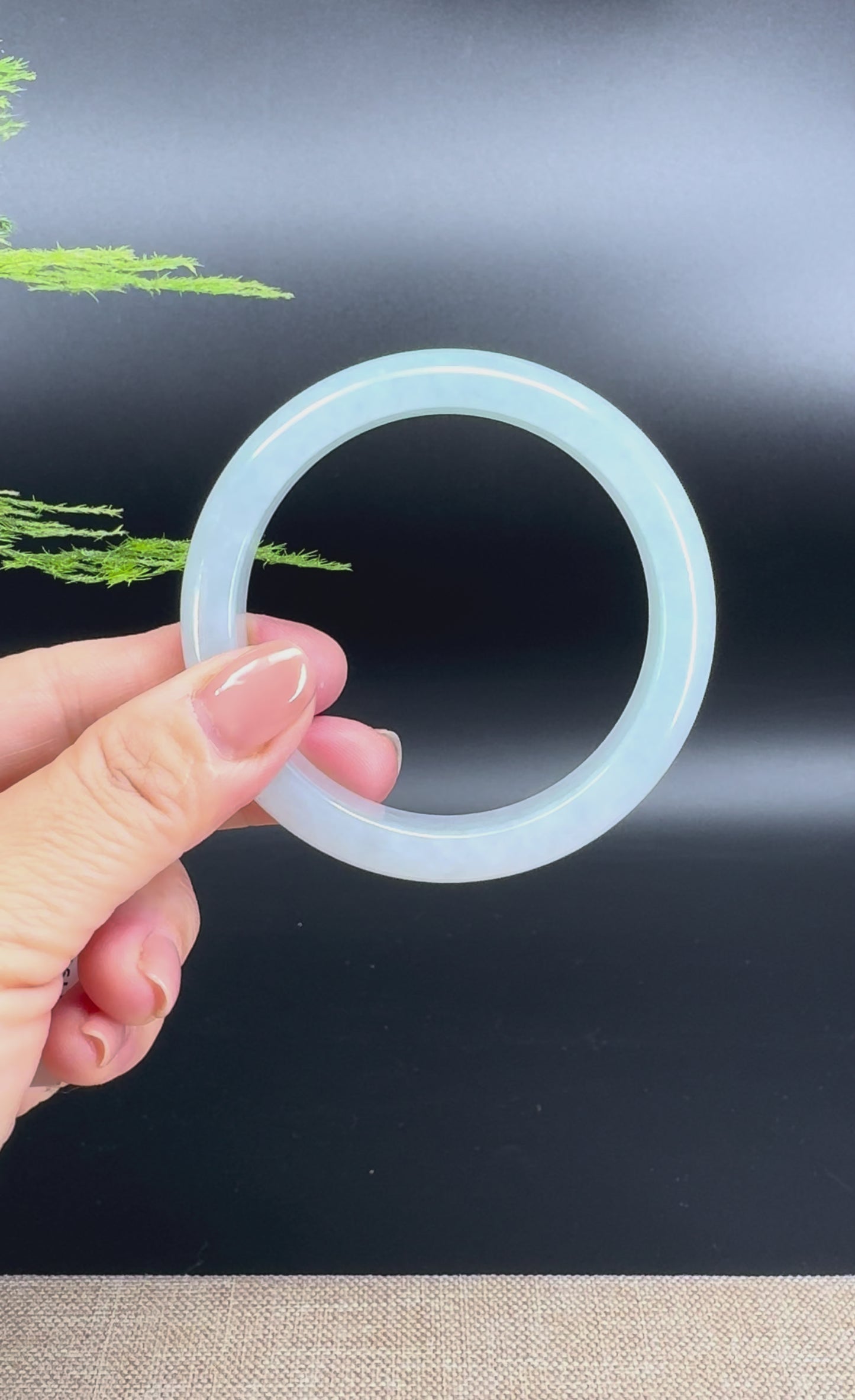 Load and play video in Gallery viewer, Genuine Burmese Green Jade Jadeite Bangle Bracelet (58.4mm)
