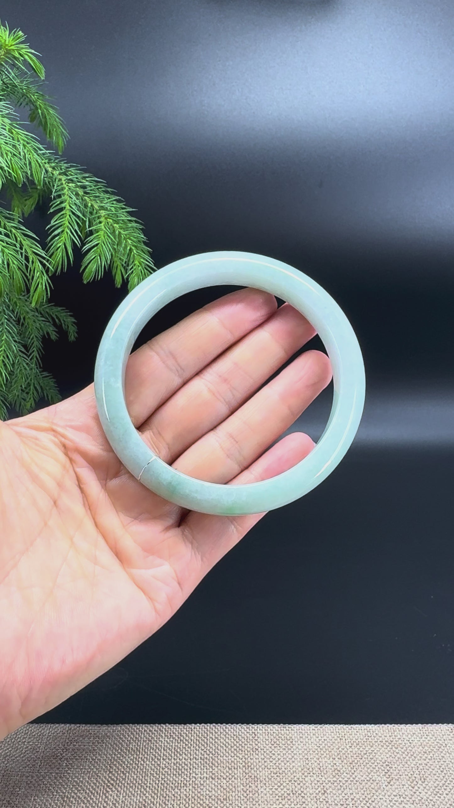 Genuine Burmese Green Jade Jadeite Bangle Bracelet ( 66.2mm )