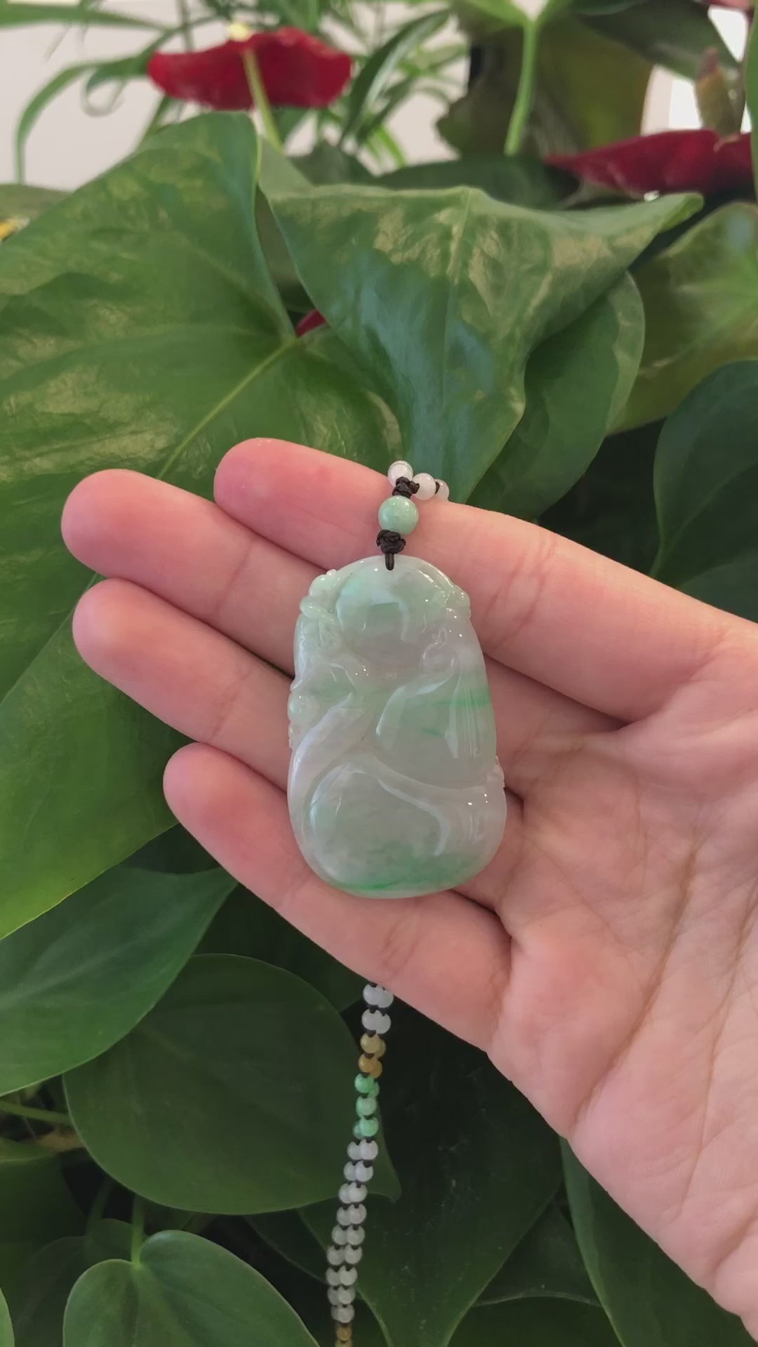 Load and play video in Gallery viewer, Genuine Green Jadeite Jade &amp;quot;Good Luck HuLu with Dragon&amp;quot; Pendant Necklace With Real Jadeite Bead Necklace
