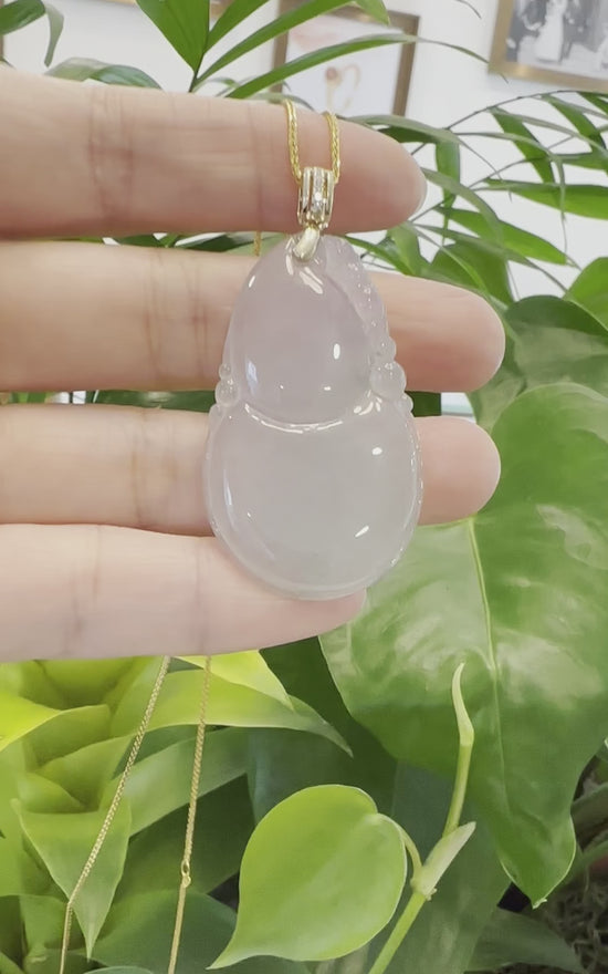 Load and play video in Gallery viewer, 14K Yellow Gold Jadeite Jade Good Luck Hulu Bottle Gourd Necklace With Diamonds
