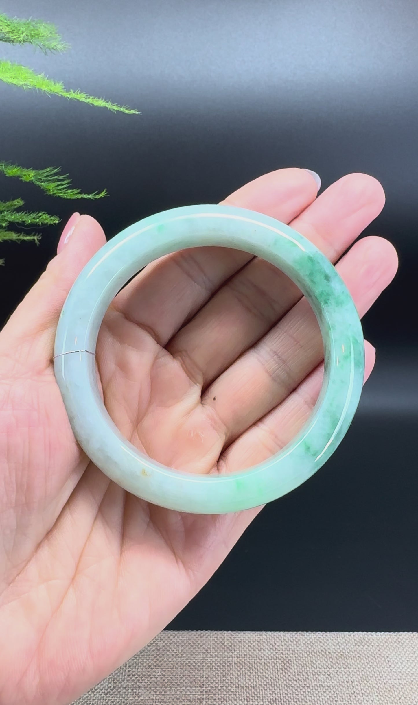 Genuine Burmese Green Jade Jadeite Bangle Bracelet ( 56.9mm )