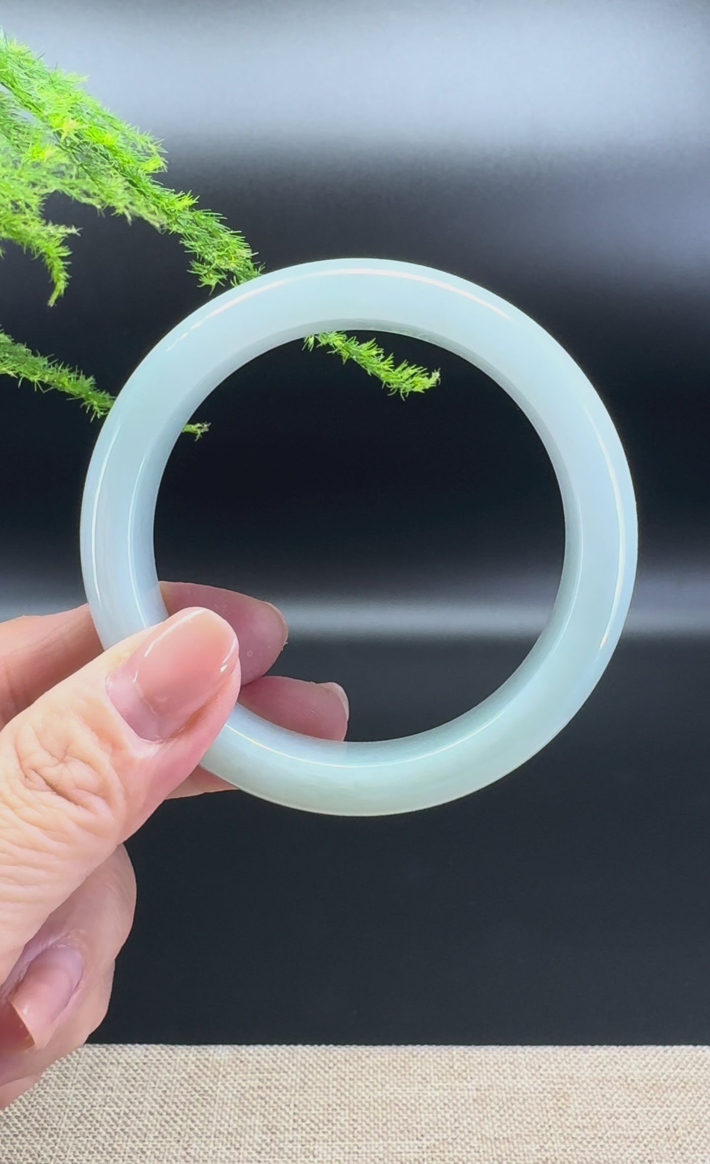 Genuine Burmese Green Jade Jadeite Bangle Bracelet ( 58.3mm )