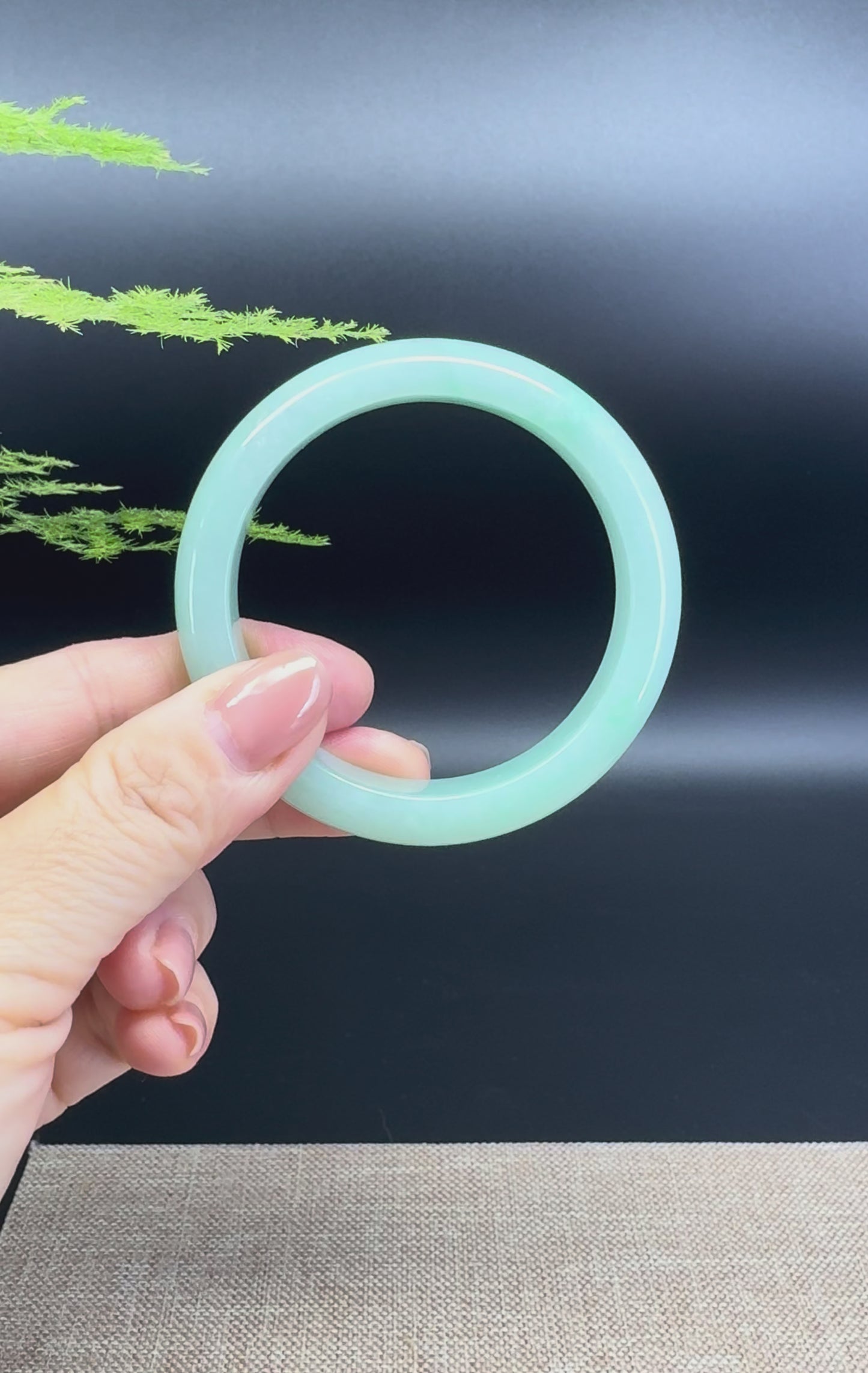 Load and play video in Gallery viewer, Genuine Burmese Apple Green Jadeite Jade Bangle Bracelet ( 53.4mm )
