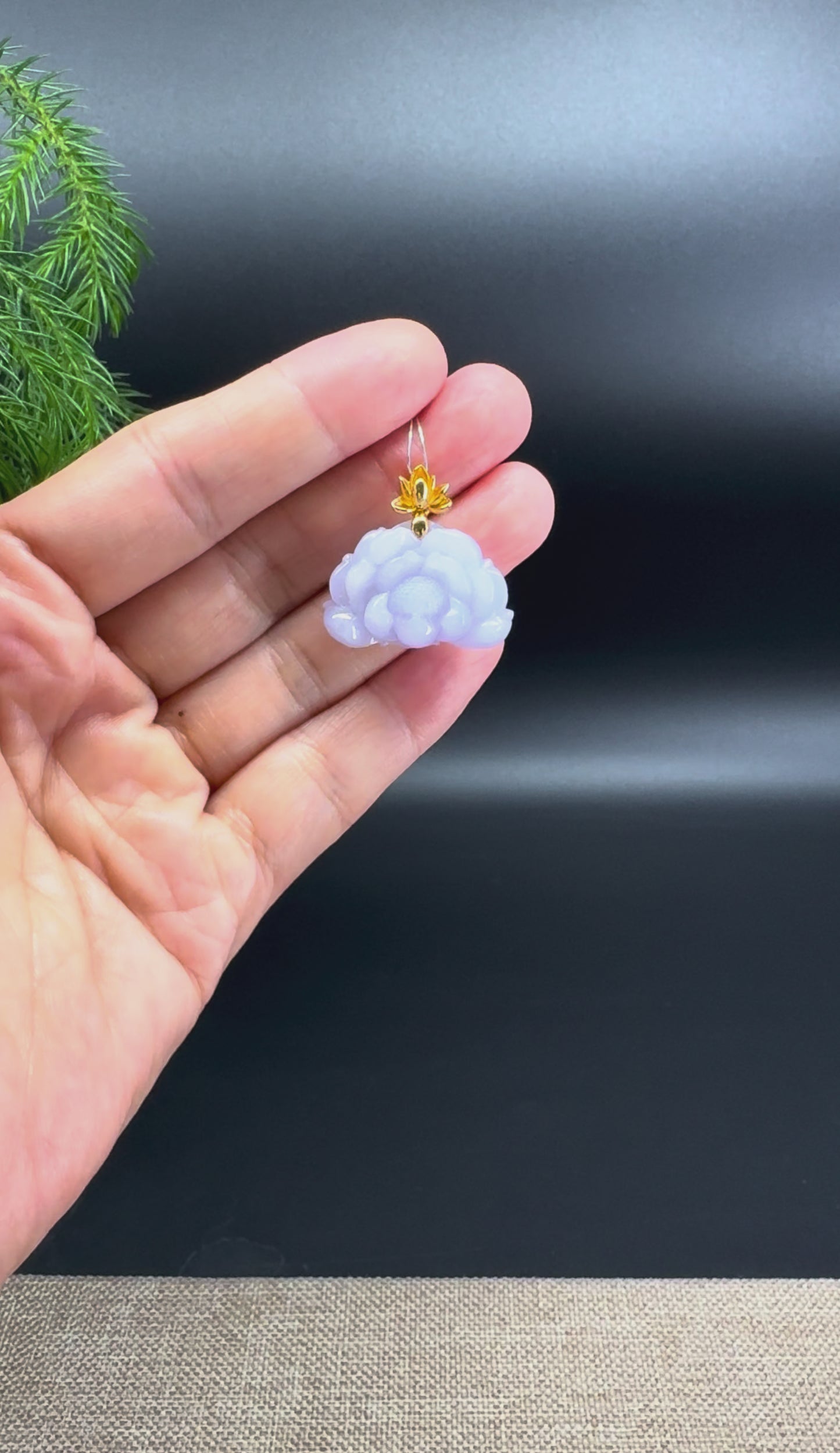 Natural 18K Yellow Gold Burmese Light Lavender Jadeite Jade Lotus Flower Pendant