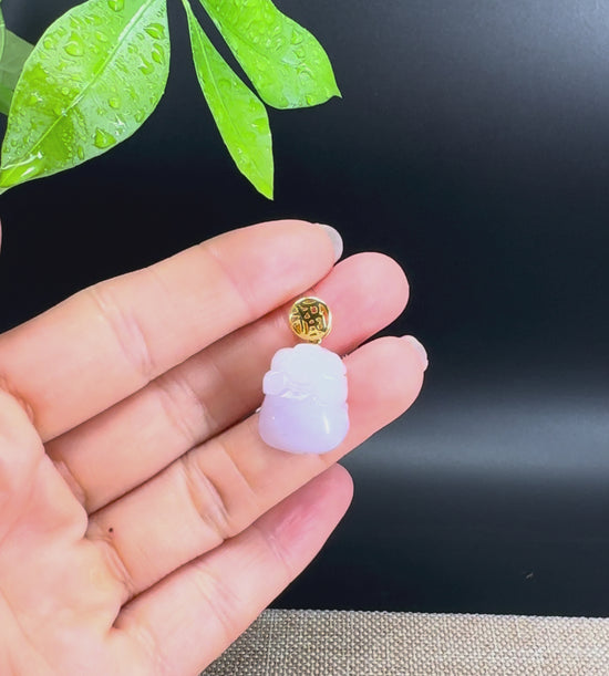 Load and play video in Gallery viewer, 18K Yellow Gold Genuine Icy Lavender Jadeite Jade Lucky Pig Pendant Necklace
