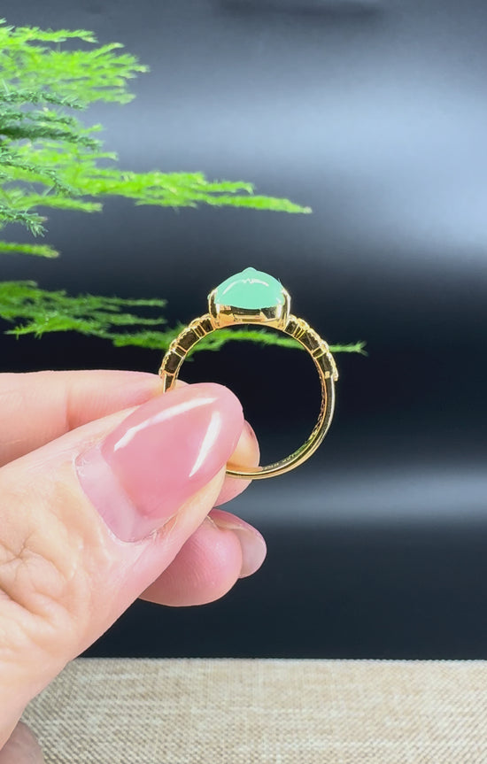 Load and play video in Gallery viewer, RealJade® &amp;quot;Signature Signet&amp;quot; 18K Yellow Gold Icy Green Jadeite Jade Diamonds PiXiu Ring
