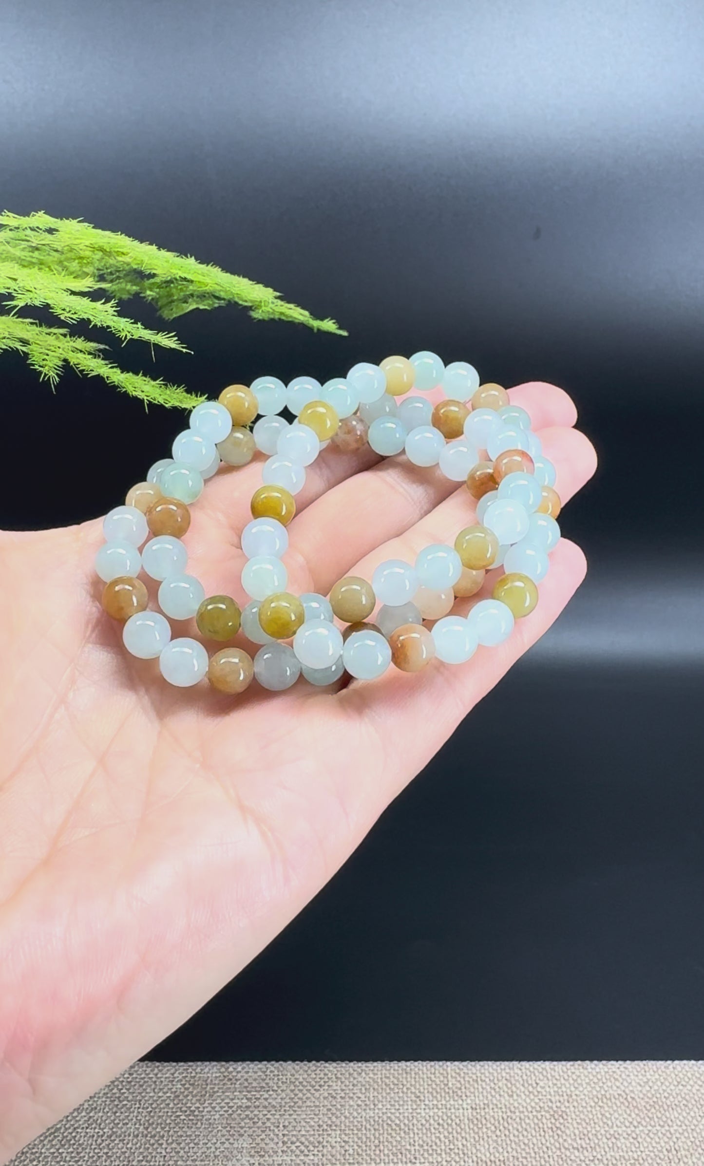 Load and play video in Gallery viewer, Natural Jadeite Jade Round Icy Yellow Brown Beads Bracelet ( 7.3 mm )
