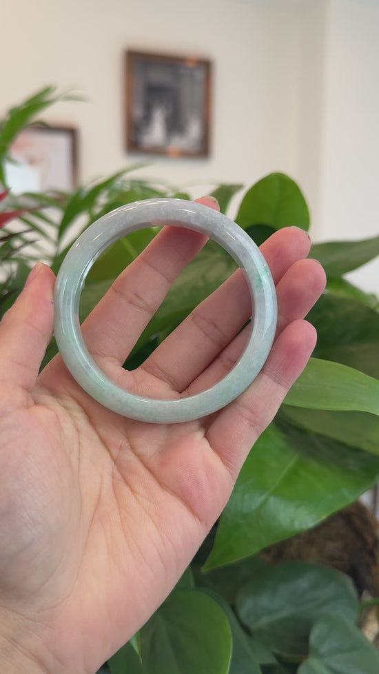 Load and play video in Gallery viewer, RealJade® Co. &amp;quot;Classic Bangle&amp;quot; Genuine Burmese Green Jadeite Jade Bangle Bracelet (58.32mm) #T205
