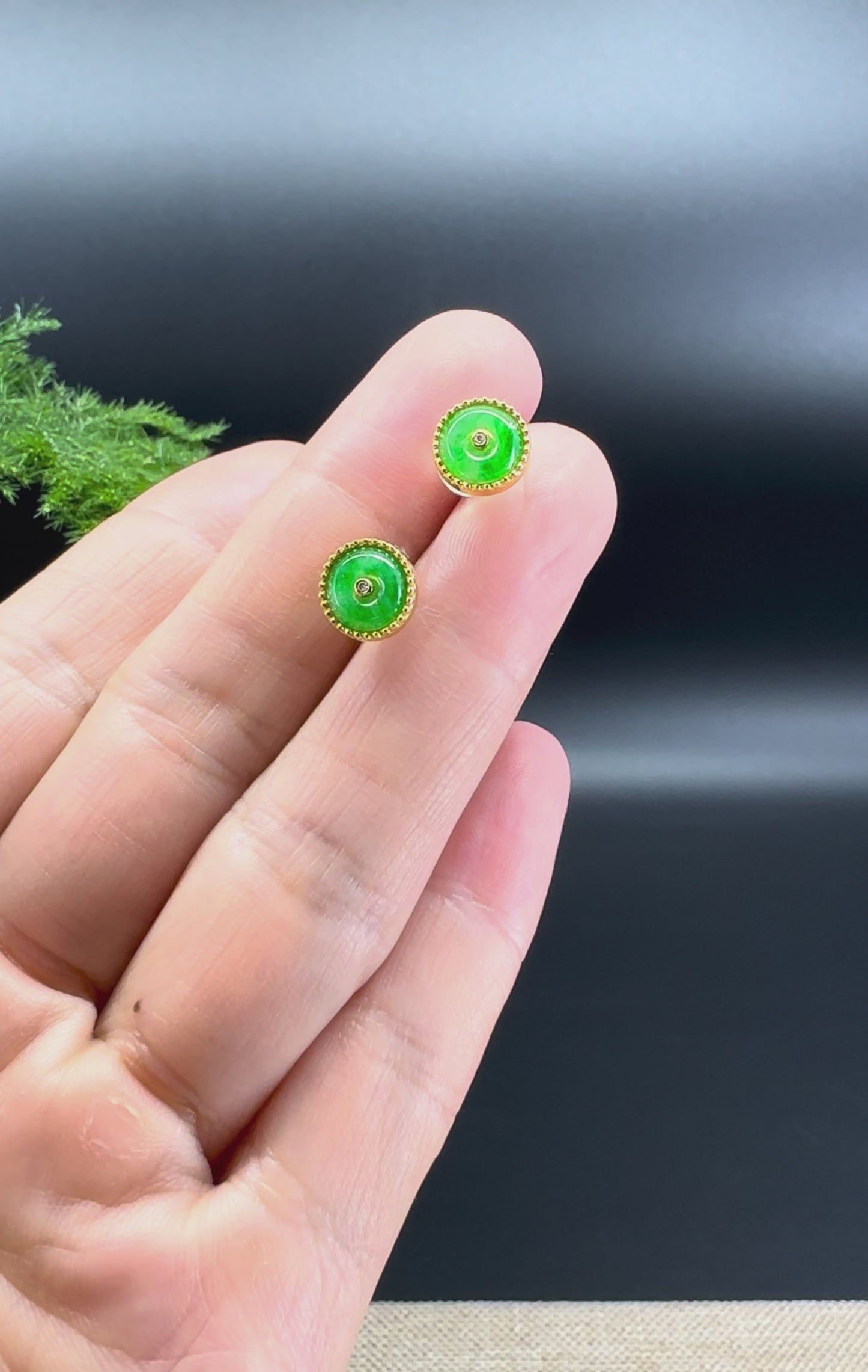 RealJade® 18k Yellow Gold Classic Real Imperial Green Jade Round Stud Earrings