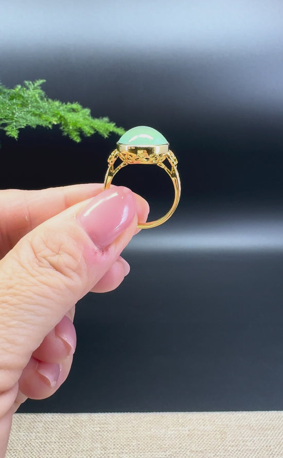 Load and play video in Gallery viewer, RealJade® &amp;quot;Signature Signet&amp;quot; 18K Yellow Gold Icy Green Jadeite Jade Ring

