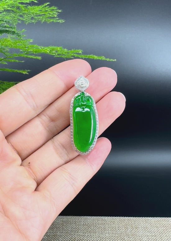 Load and play video in Gallery viewer, 18K White Gold High end Guatemala Green Jadeite Jade Shou Tao Pendant with Diamond
