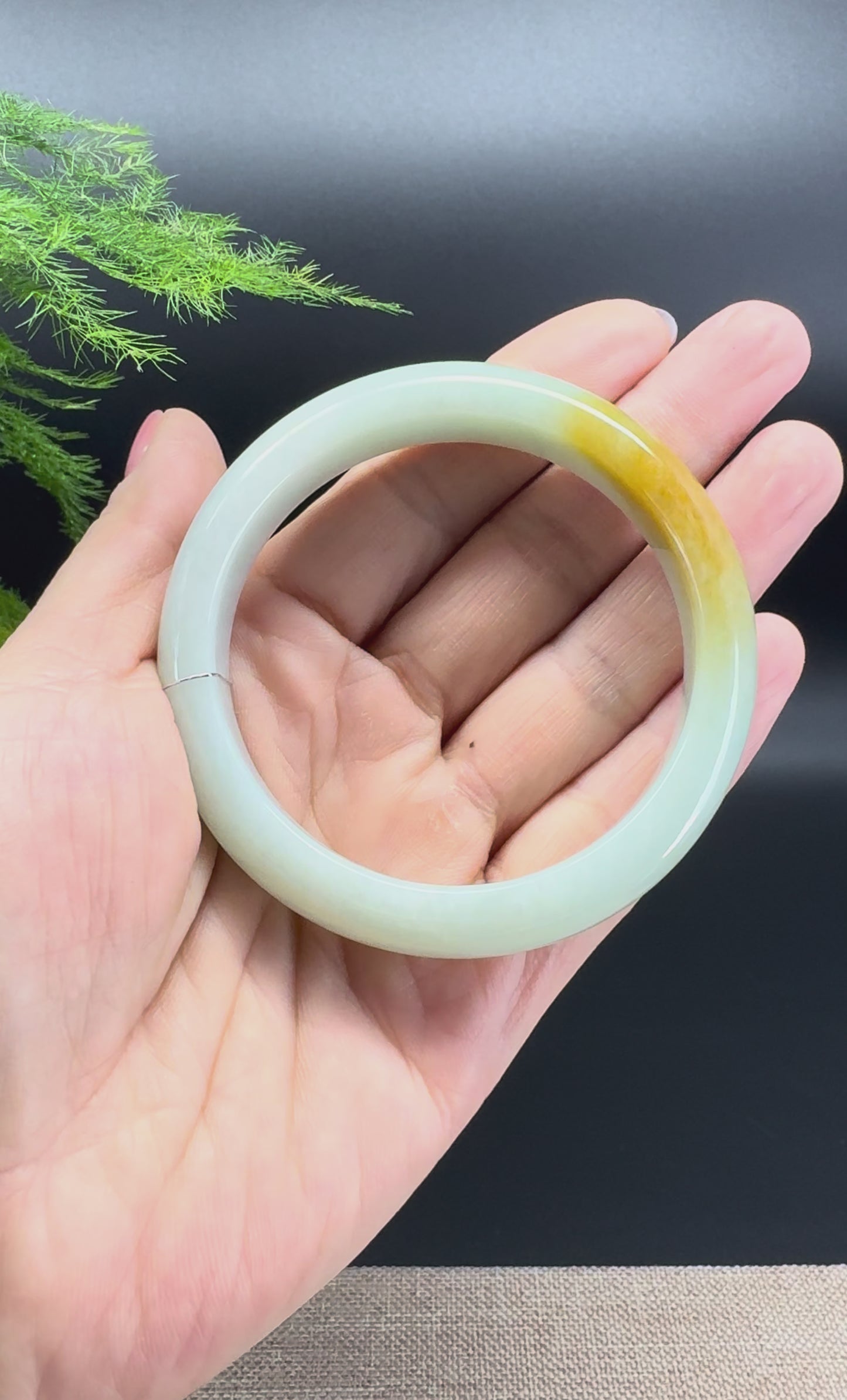 Load and play video in Gallery viewer, Genuine Burmese Light Green Yellow Jadeite Jade Bangle Bracelet ( 55.6mm )
