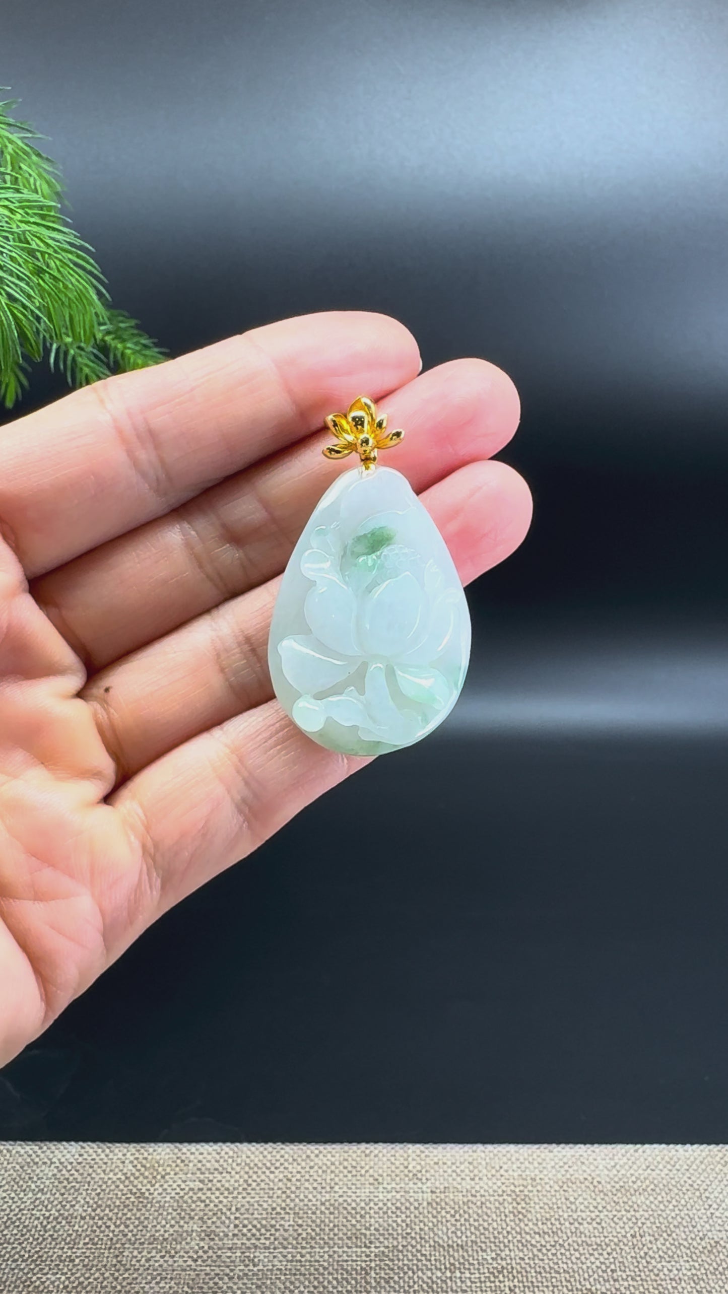 Natural 18K Yellow Gold Burmese Light Green Jadeite Jade Lotus Flower Pendant