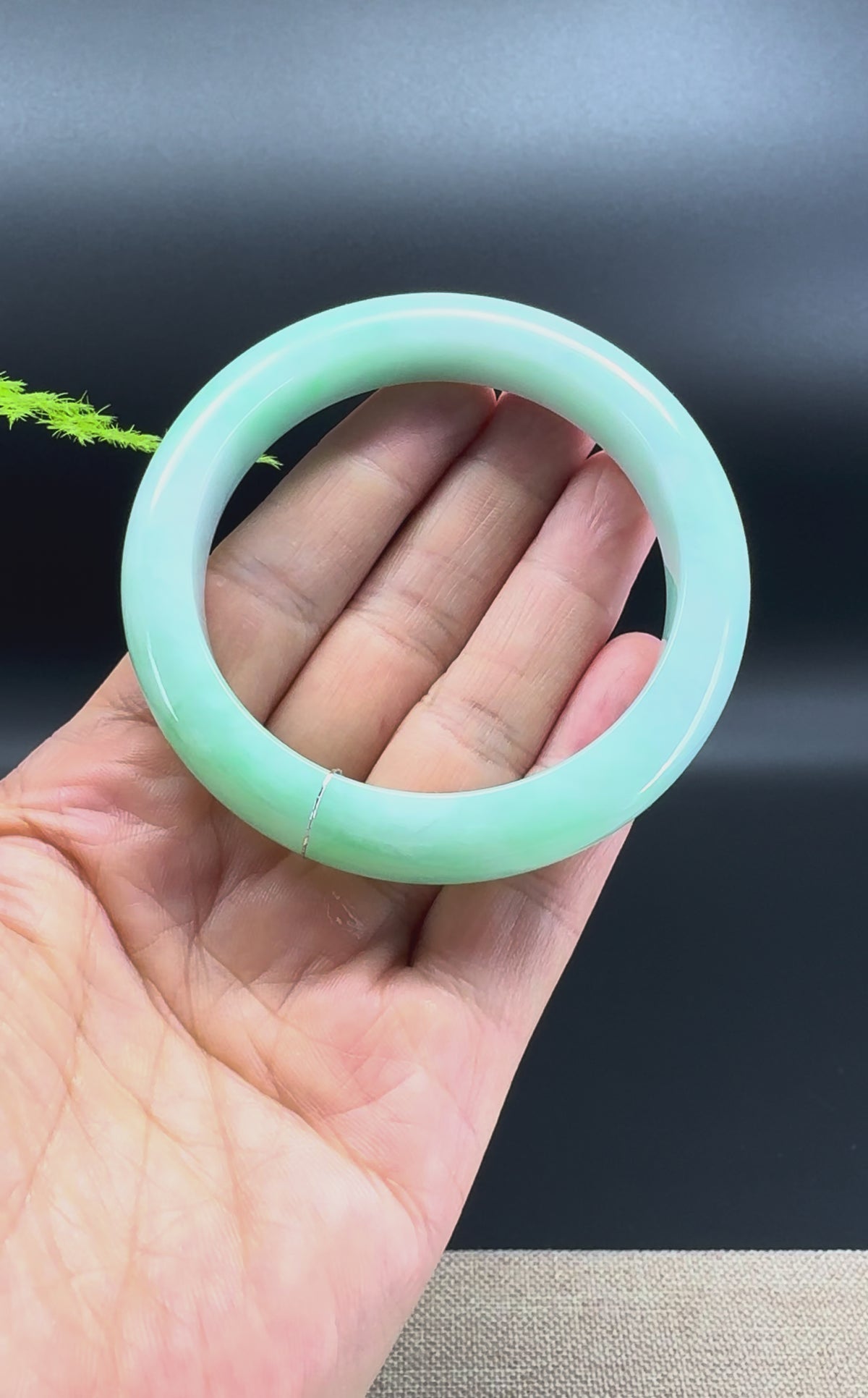 Genuine Burmese Green Jadeite Jade Bangle Bracelet ( 56.5mm )