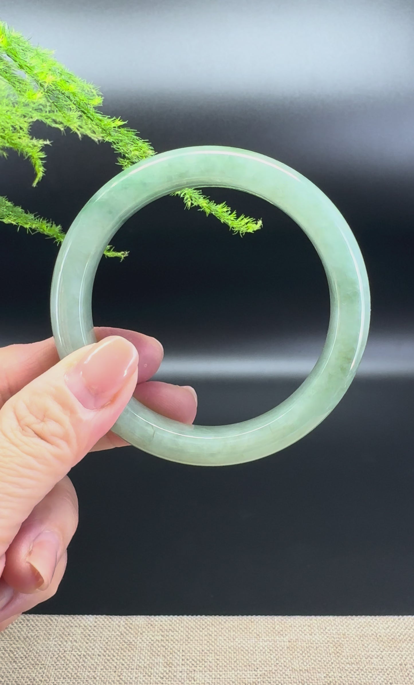Genuine Burmese Spicy Green Jade Jadeite Bangle Bracelet ( 58.7mm )
