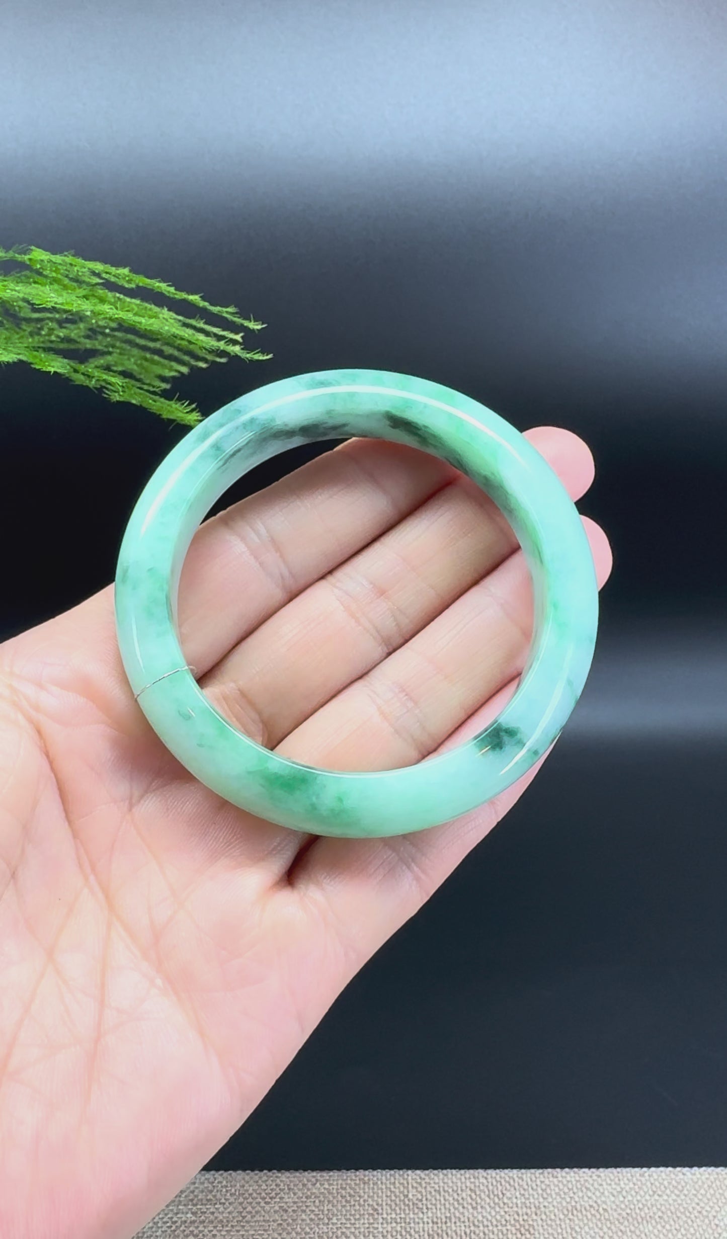 Load and play video in Gallery viewer, Genuine Burmese Blue Green Jadeite Jade Bangle Bracelet (53mm)
