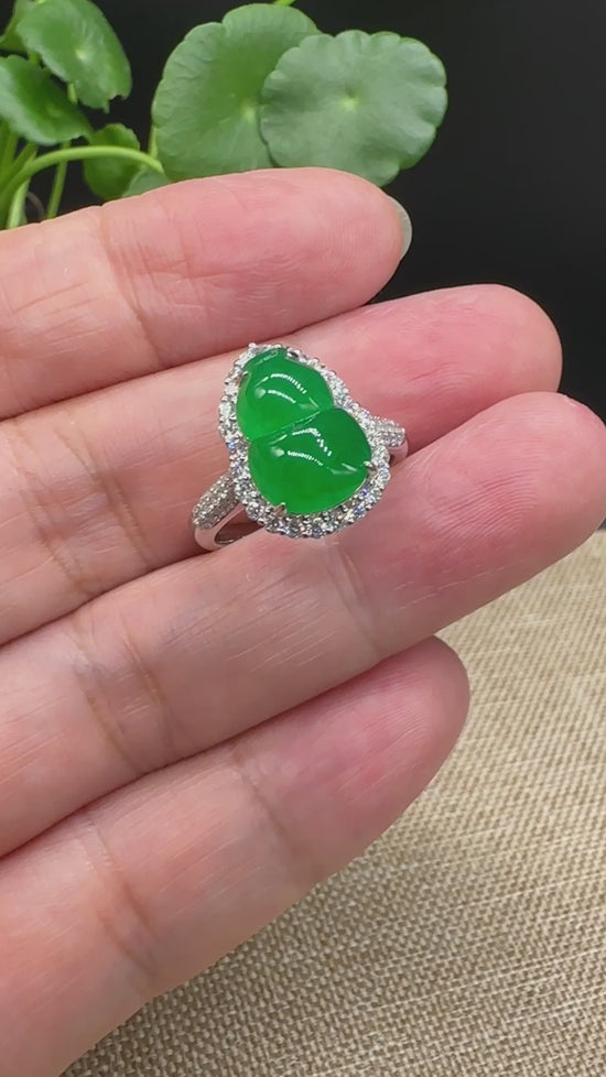Load and play video in Gallery viewer, RealJade® &amp;quot;Amelie&amp;quot; 18k White Gold Natural Imperial Green Jadeite Engagement Ring With Diamonds

