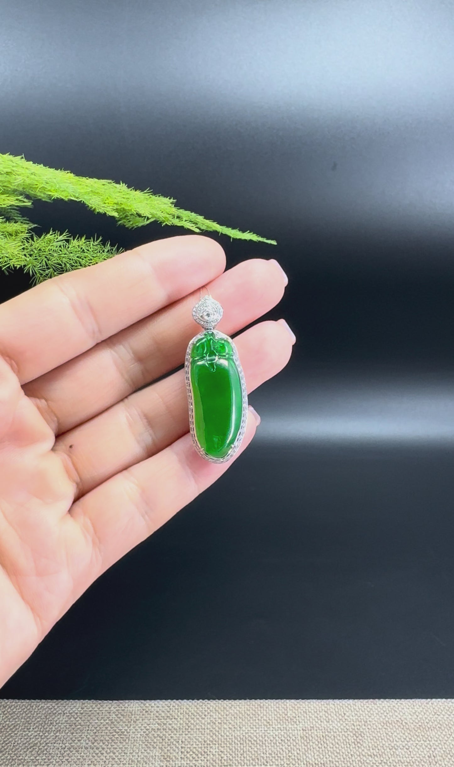 18K White Gold High end Guatemala Green Jadeite Jade Shou Tao Pendant with Diamond
