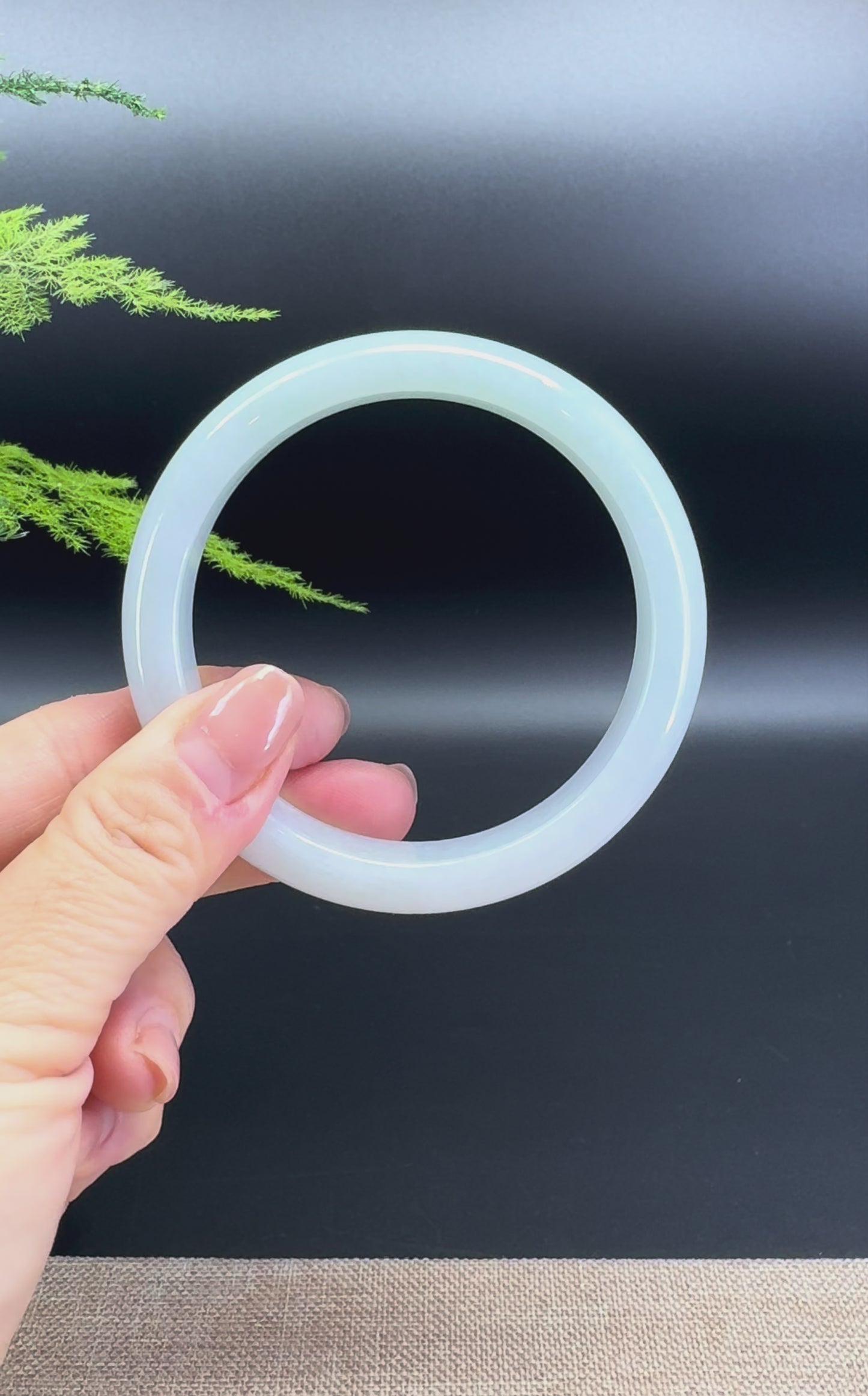 Genuine Burmese Green Jade Jadeite Bangle Bracelet ( 62.1mm )