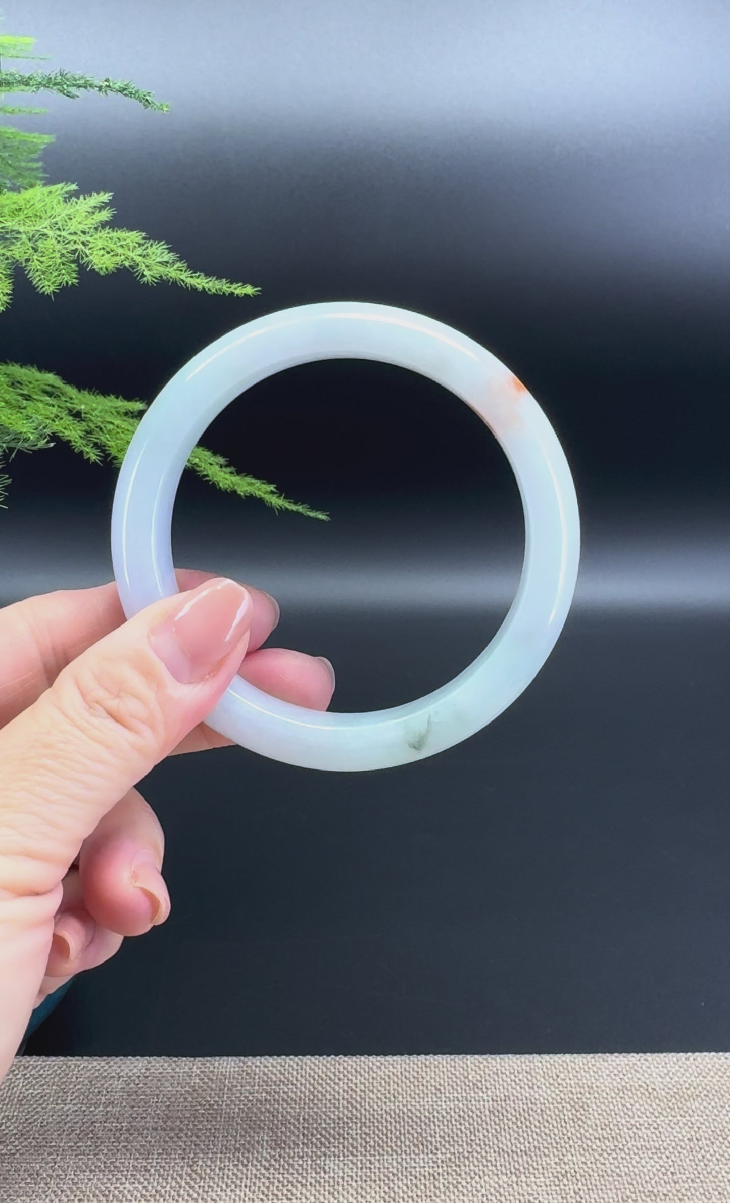 Load and play video in Gallery viewer, Genuine Burmese Green Jade Jadeite Bangle Bracelet ( 60.6mm )
