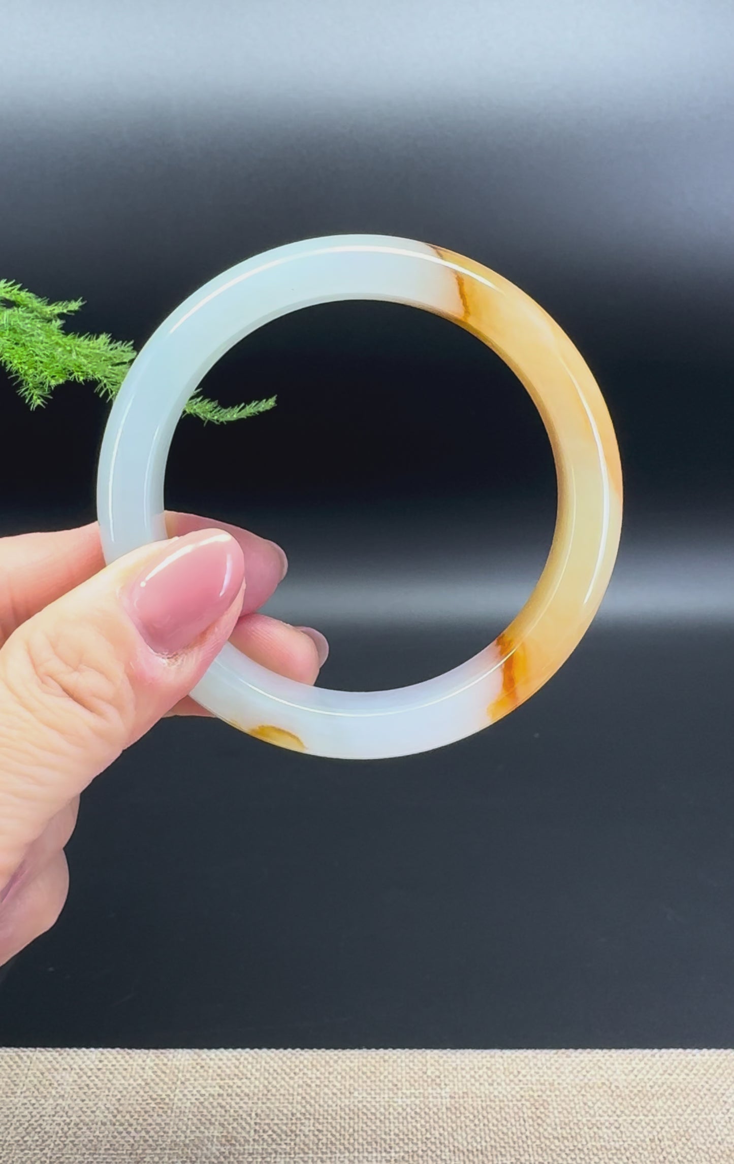 Load and play video in Gallery viewer, Genuine Burmese Yellow Jadeite Jade Bangle Bracelet ( 56.7mm)
