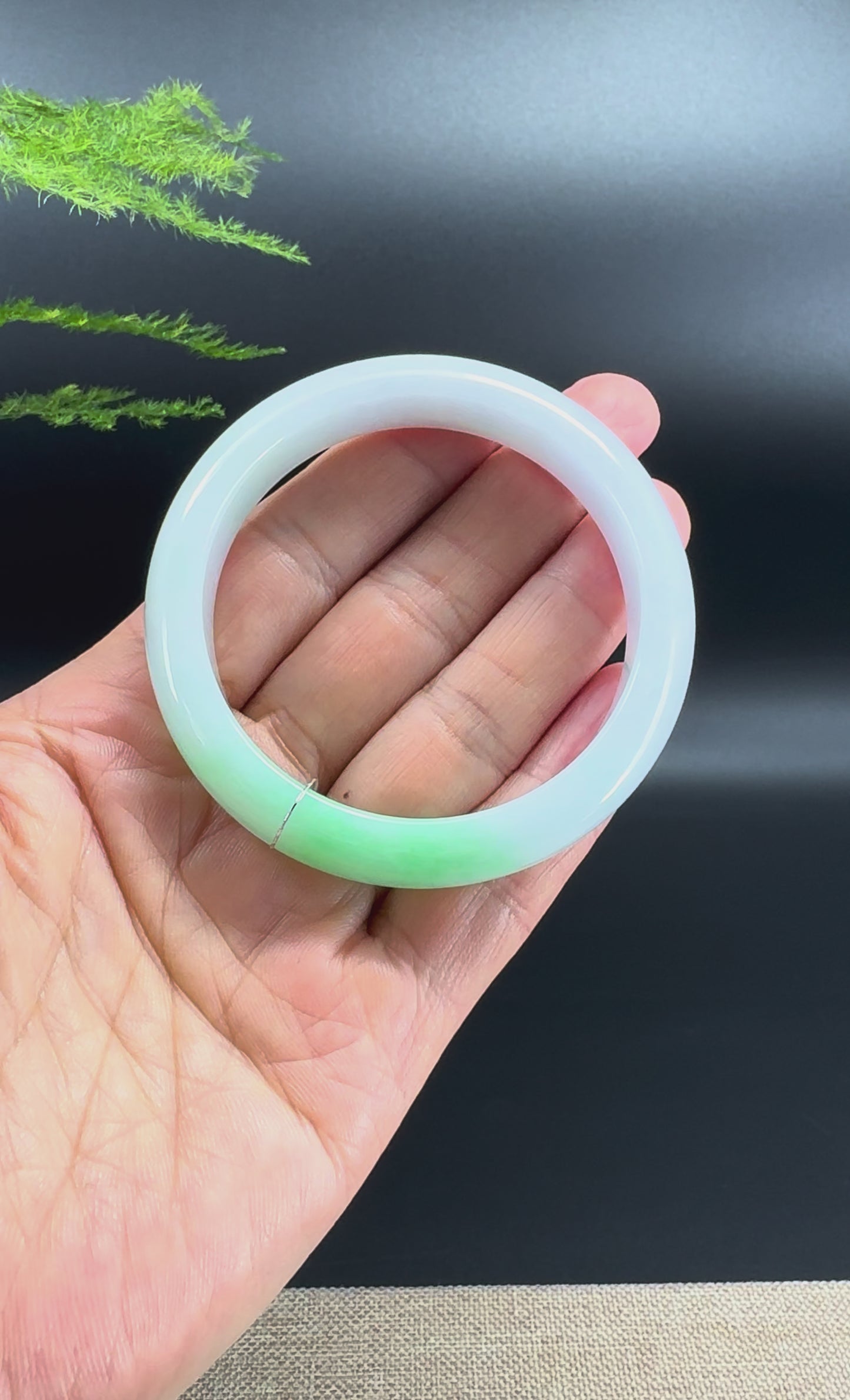 Load and play video in Gallery viewer, Genuine Burmese White Green Jade Jadeite Bangle Bracelet ( 53.2mm )
