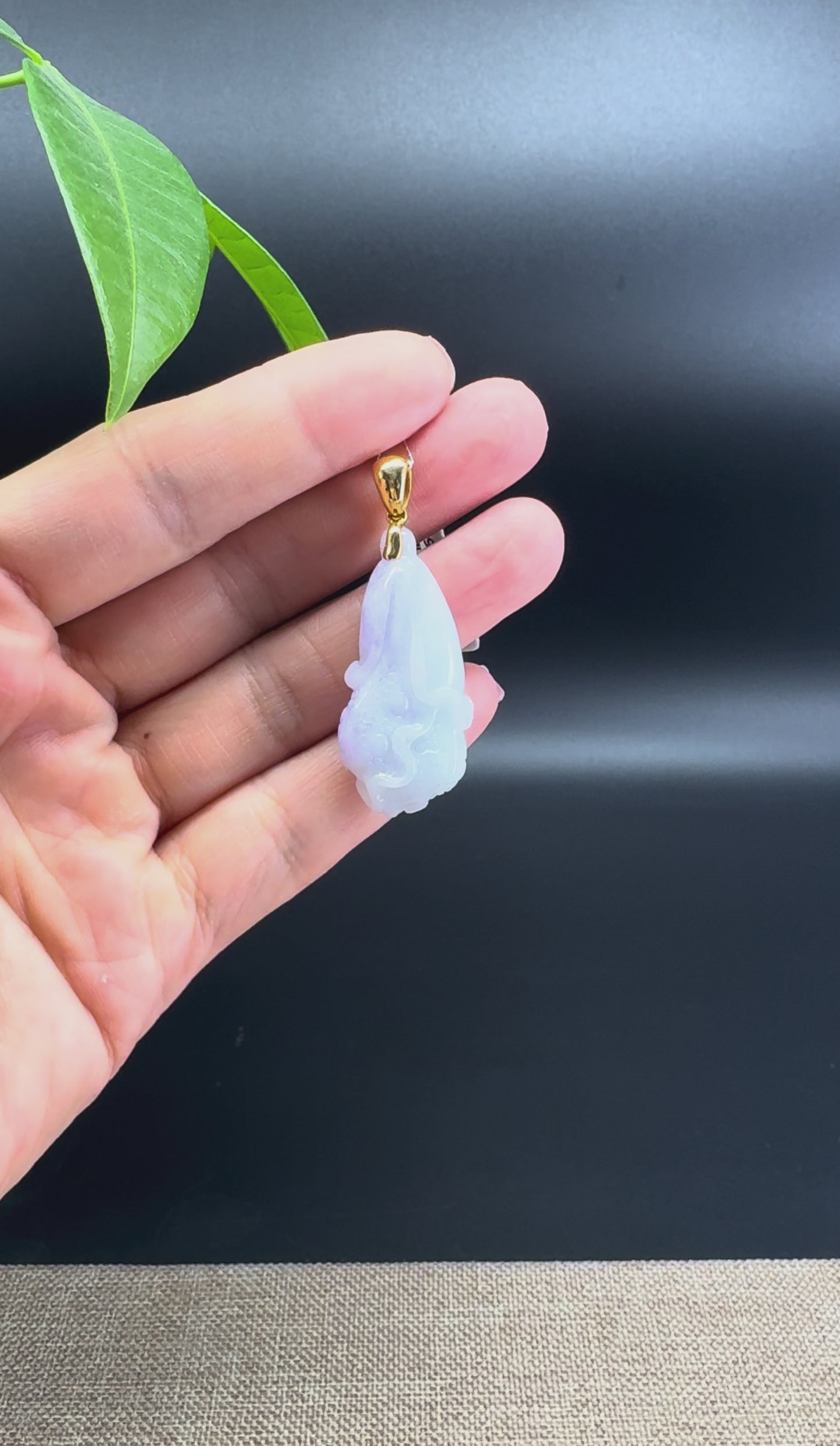 RealJade® Co. 18K Yellow Gold Genuine Light Lavender Jadeite Jade Cabbage Pendant Necklace