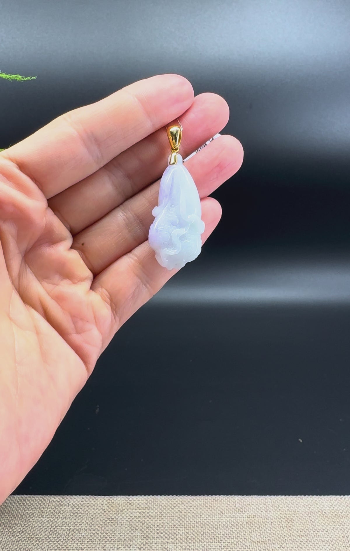 RealJade® Co. 18K Yellow Gold Genuine Light Lavender Jadeite Jade Cabbage Pendant Necklace
