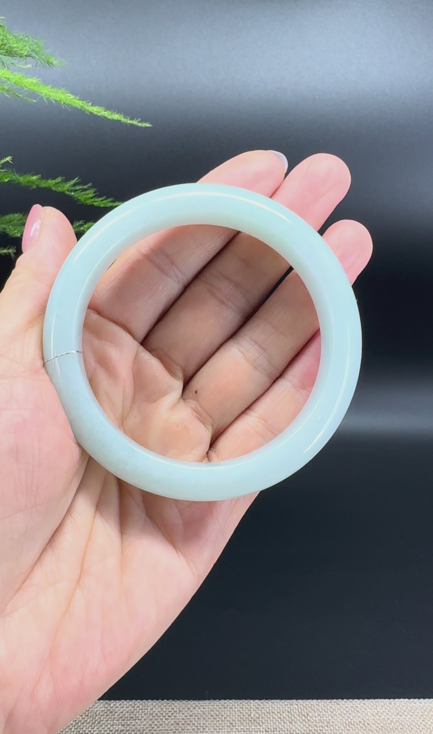 Genuine Burmese Green Jade Jadeite Bangle Bracelet ( 58.2mm )