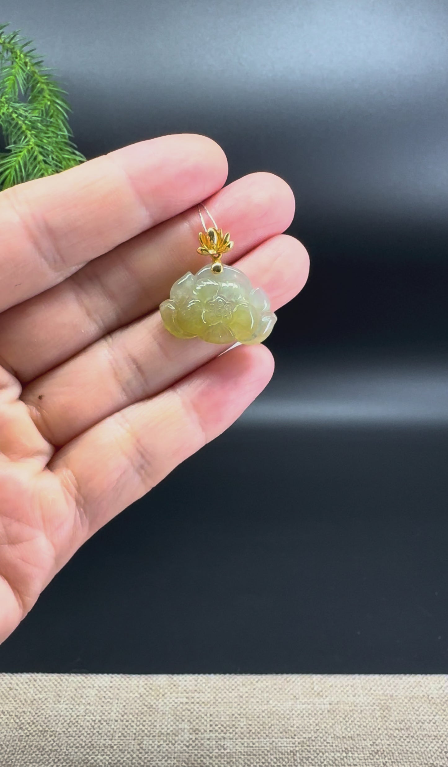 Natural 18K Yellow Gold Burmese Light Yellow Jadeite Jade Lotus Flower Pendant