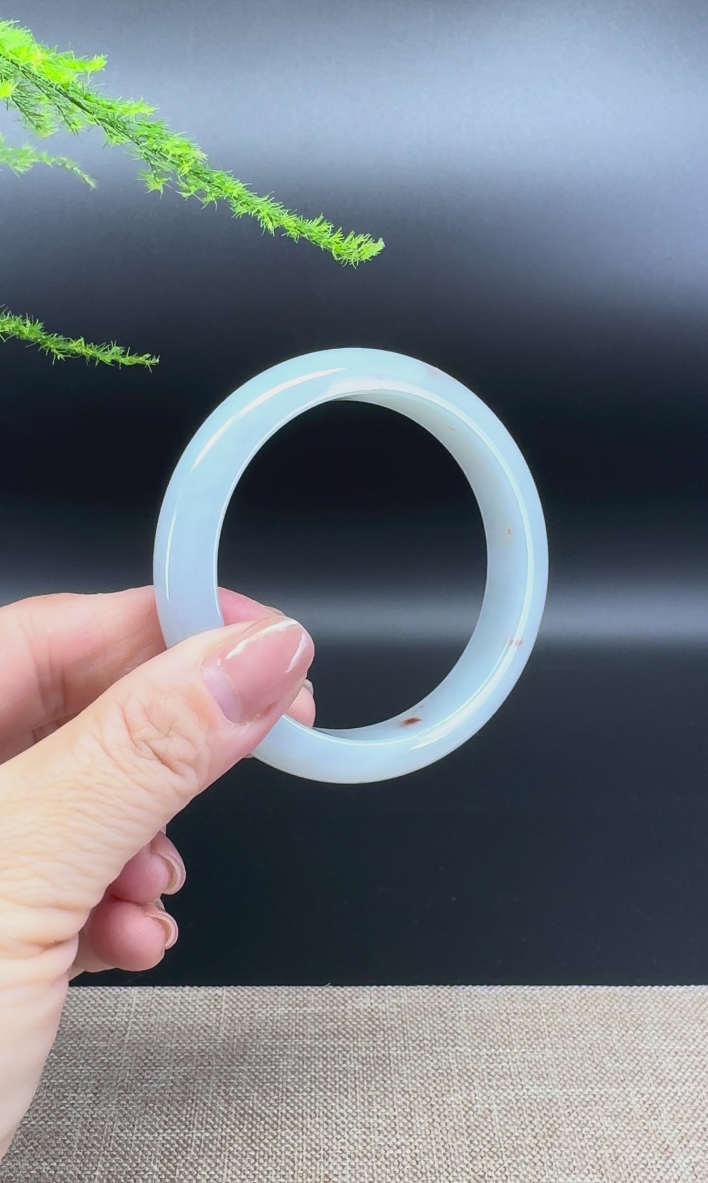 Load and play video in Gallery viewer, Genuine Burmese Green Jade Jadeite Bangle Bracelet ( 56.9mm )
